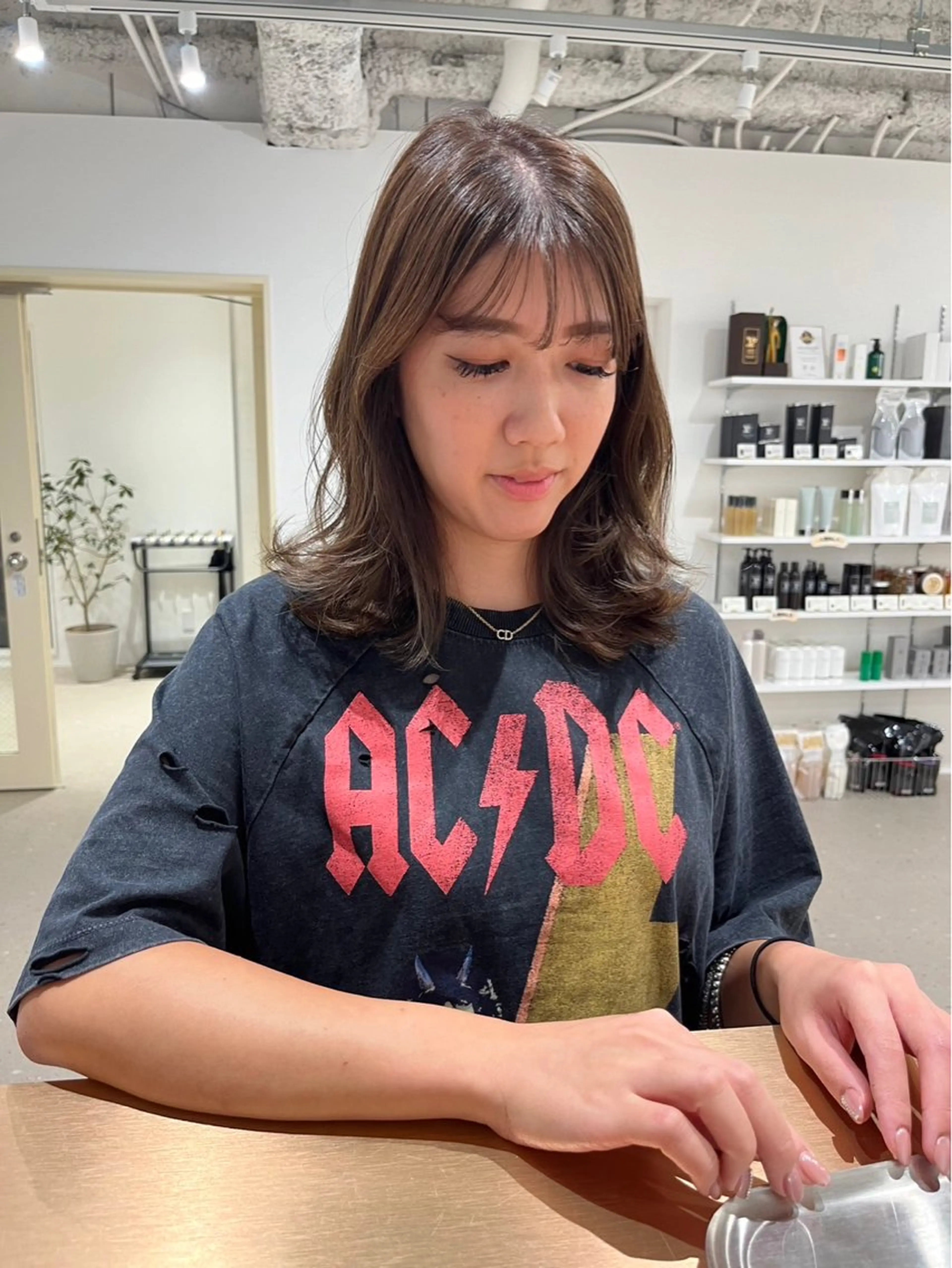 ミディアム ハイライト ヘアカラー 小西 瑞穂のヘアスタイル