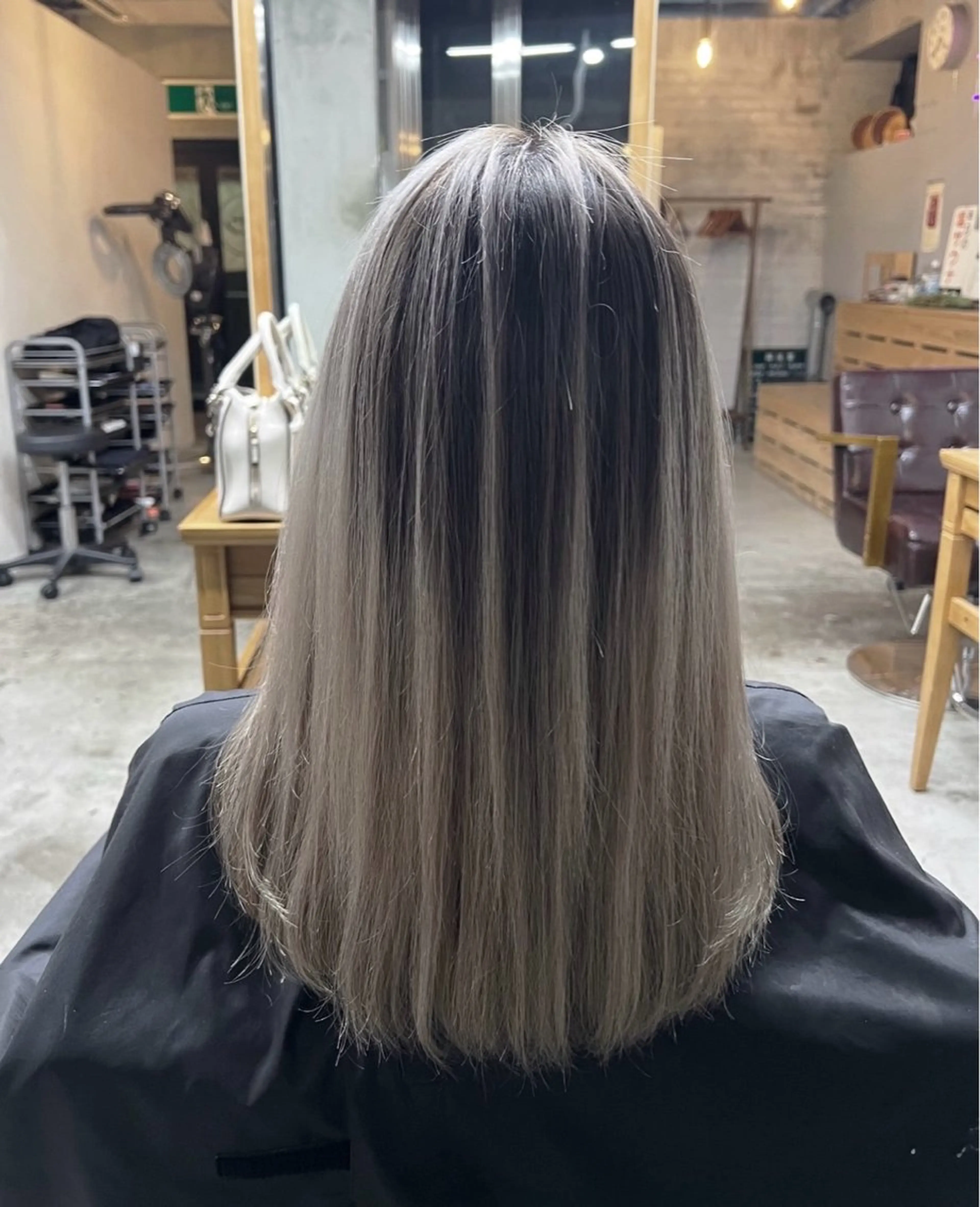 ミディアム カラー バレイヤージュ レイヤーカット ヘアカラー トリートメント ROBIN所属・指名数No.1 /NAOYAのヘアスタイル