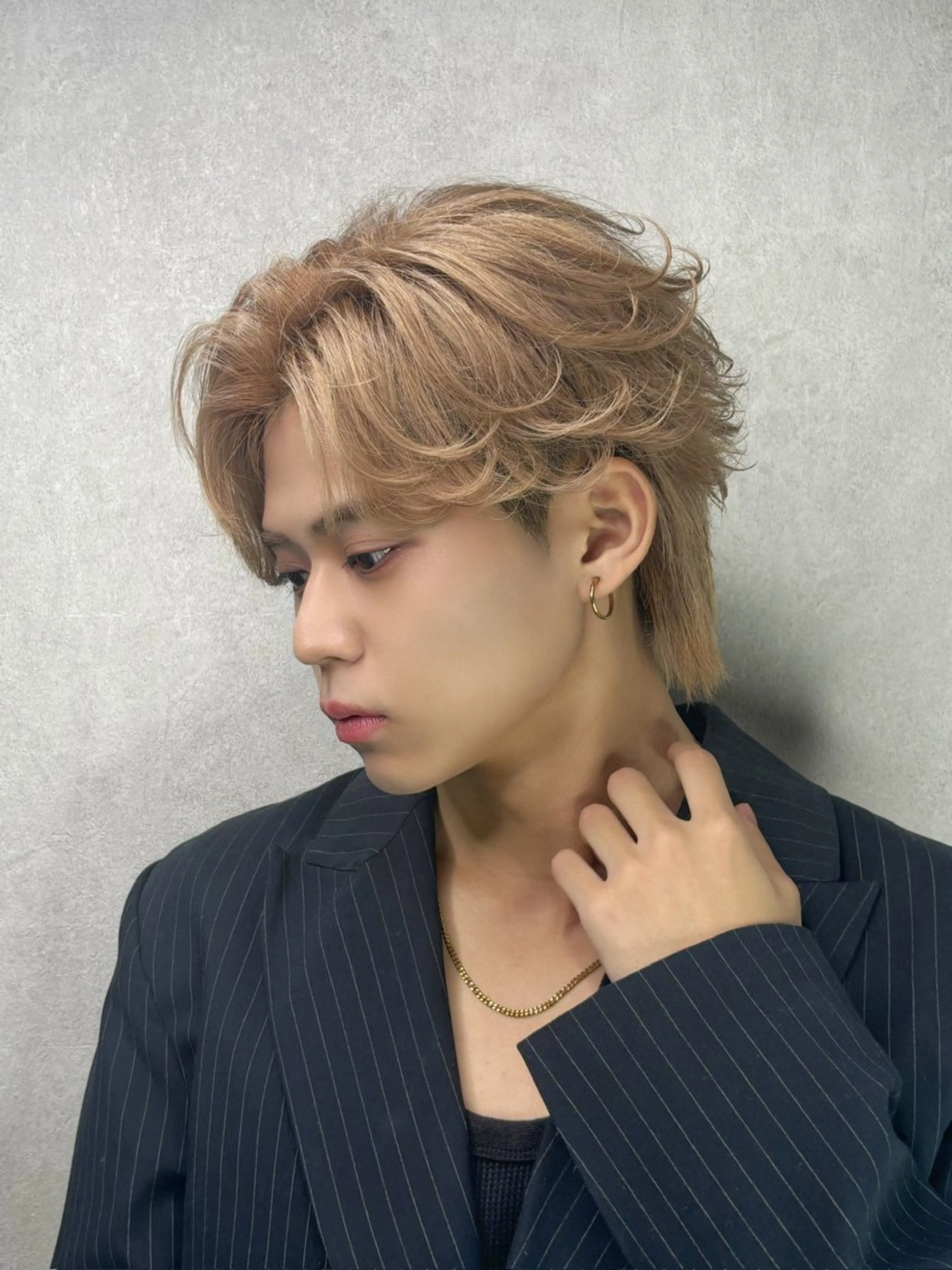 ショート カット ヘアカラー 岩井 虎大郎のヘアスタイル