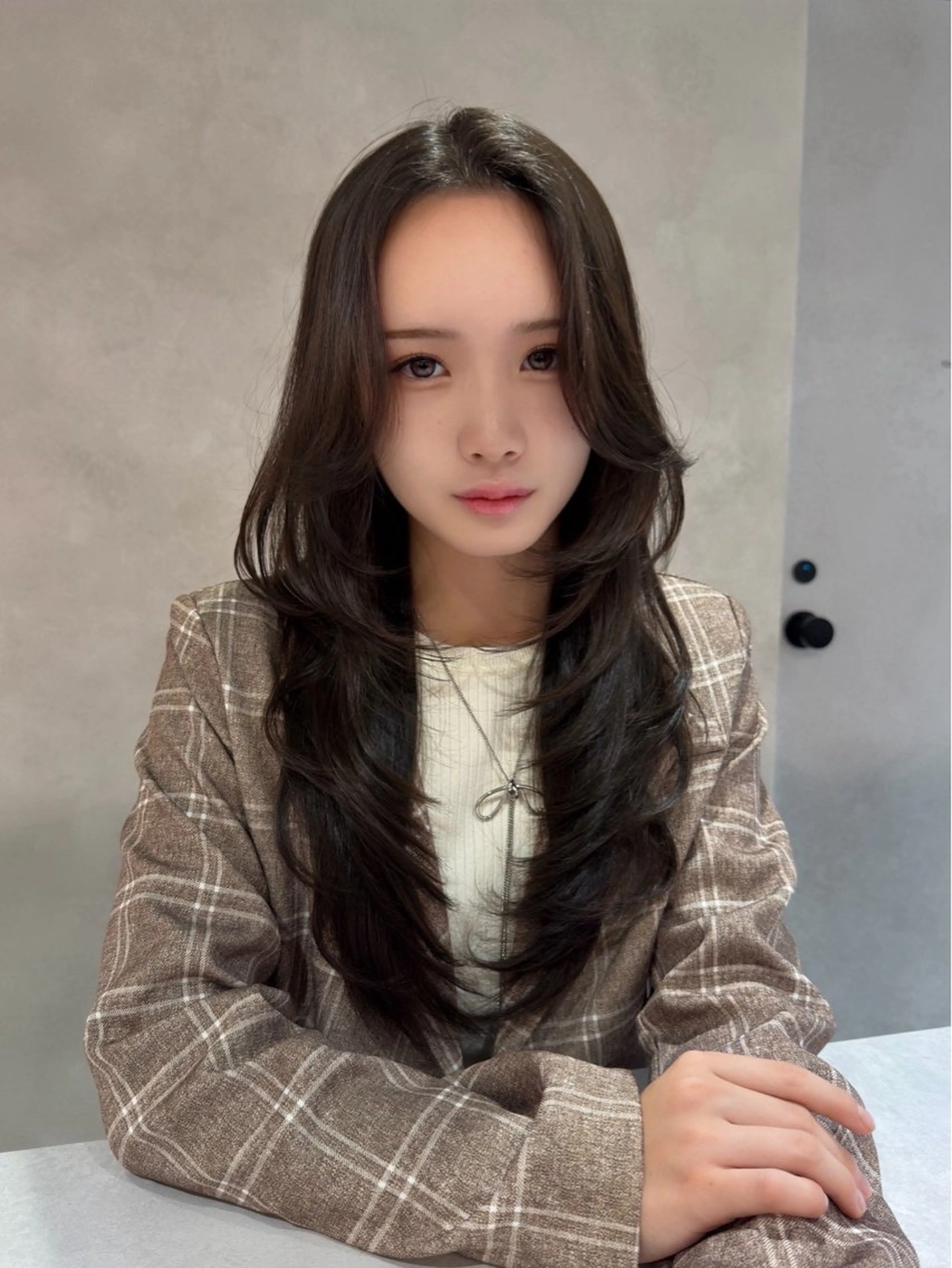 セミロング 韓国風ヘア レイヤーカット 似合わせカット 森貝 洋亮のヘアスタイル