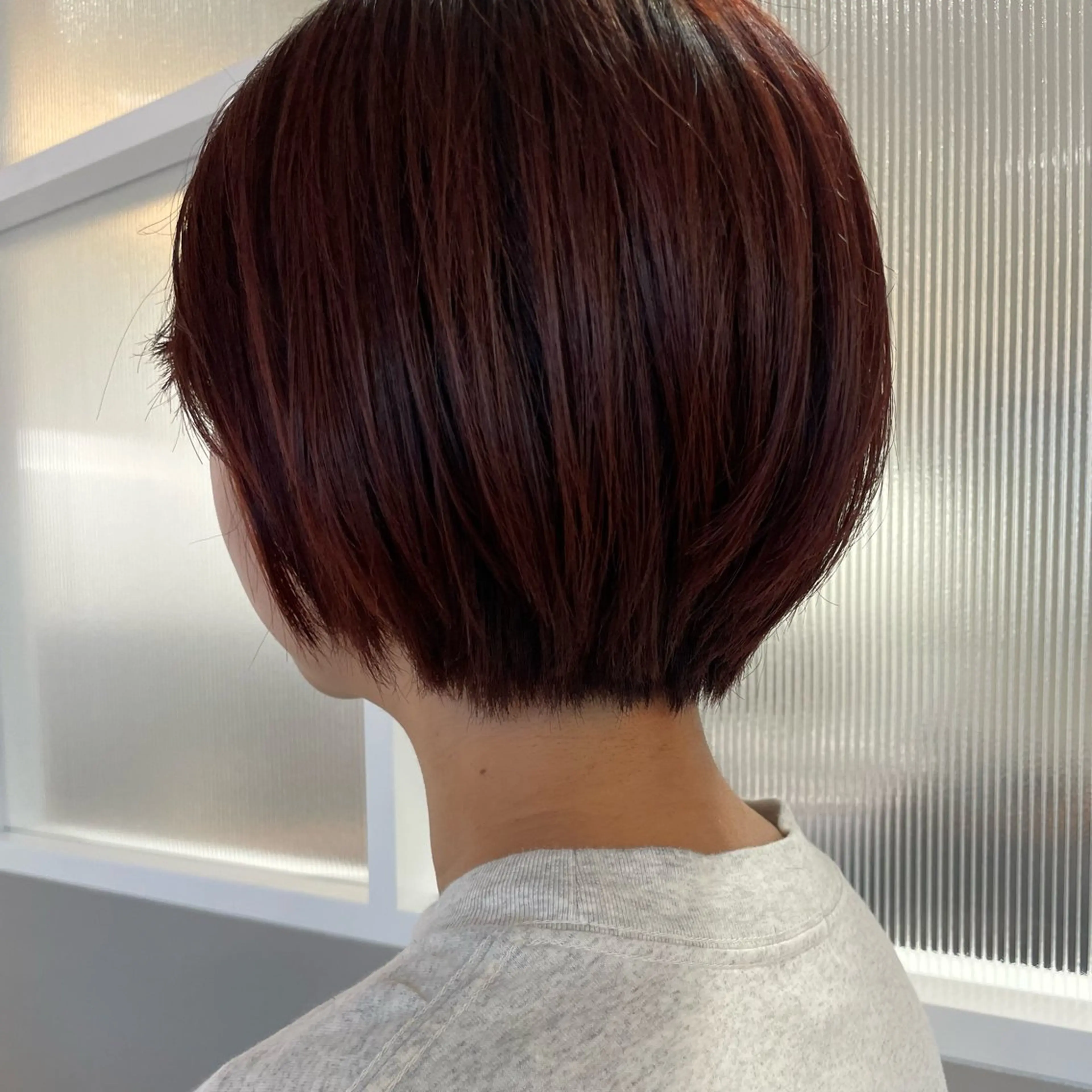 ショート ボンニーポンヌフ所属・吉本 彩夏のヘアスタイル