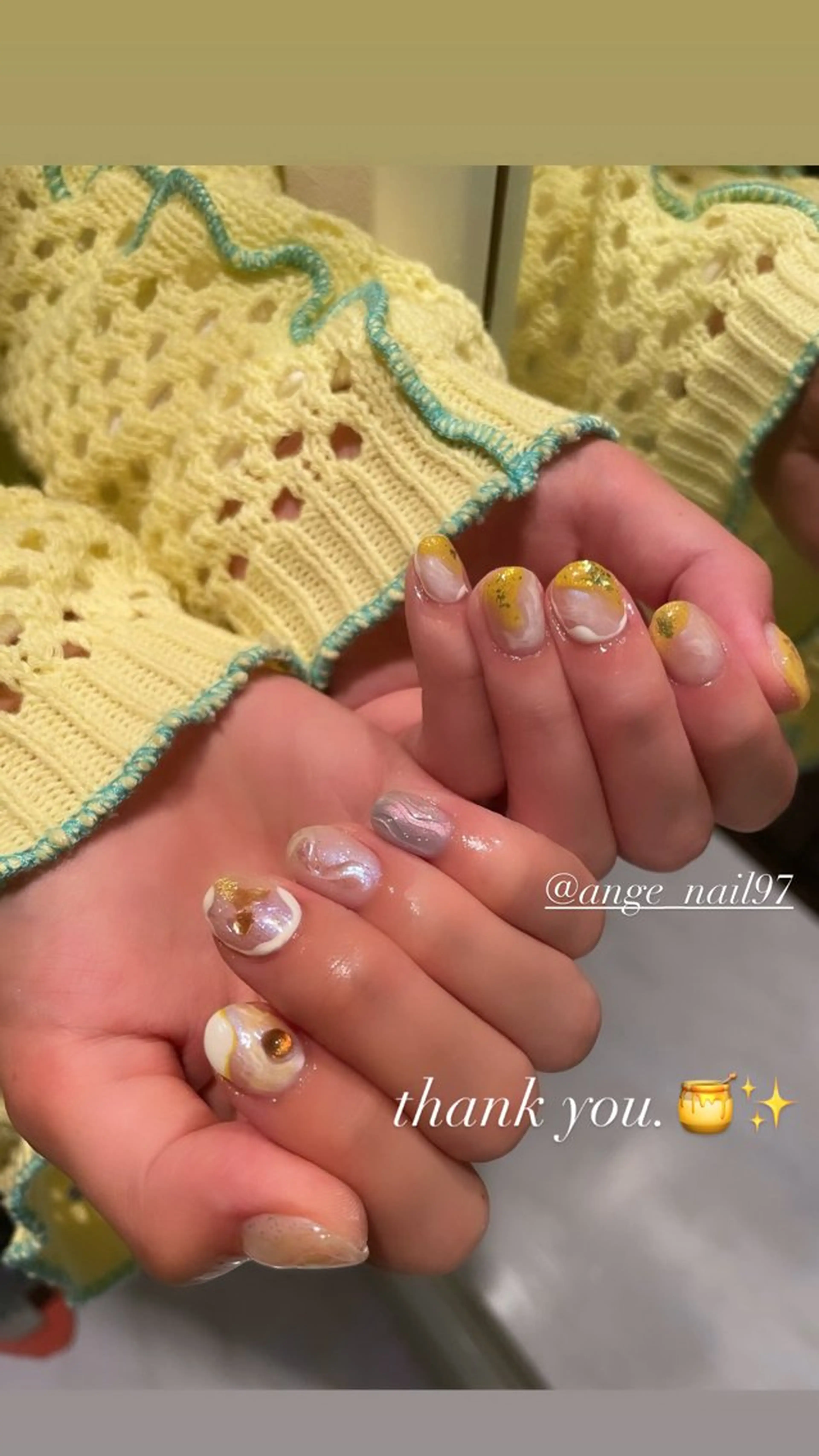 ネイル ジェルネイル ニュアンスネイル 冬ネイル 黄色 ハンドネイル Nail salon 🎀Angeのネイルデザイン