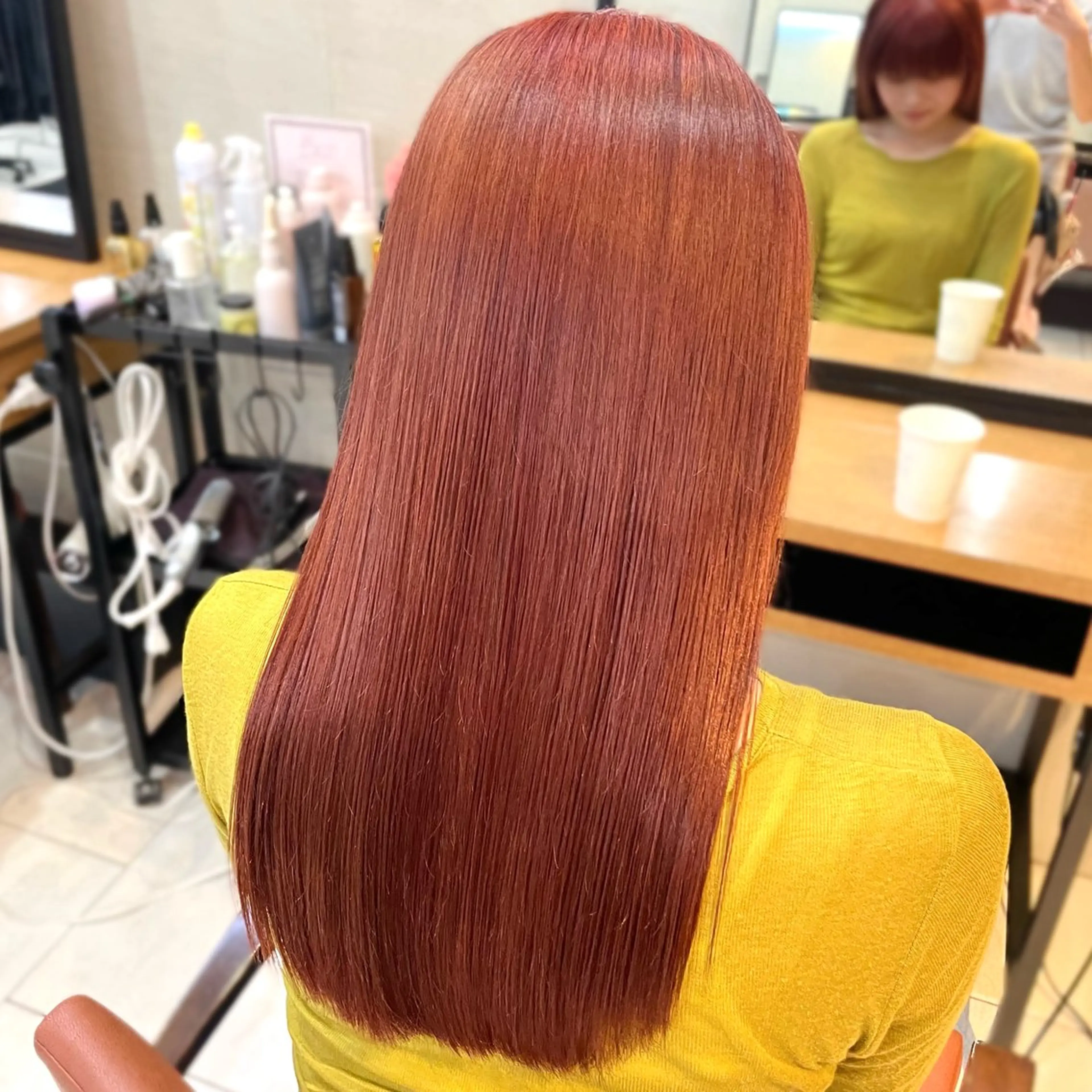 ミディアム カラー ブリーチ ダブルカラー ブリーチなしカラー レッドカラー カット ヘアカラー トリートメント 顔まわり/レイヤー/ 透明感/まいな🥨のヘアスタイル