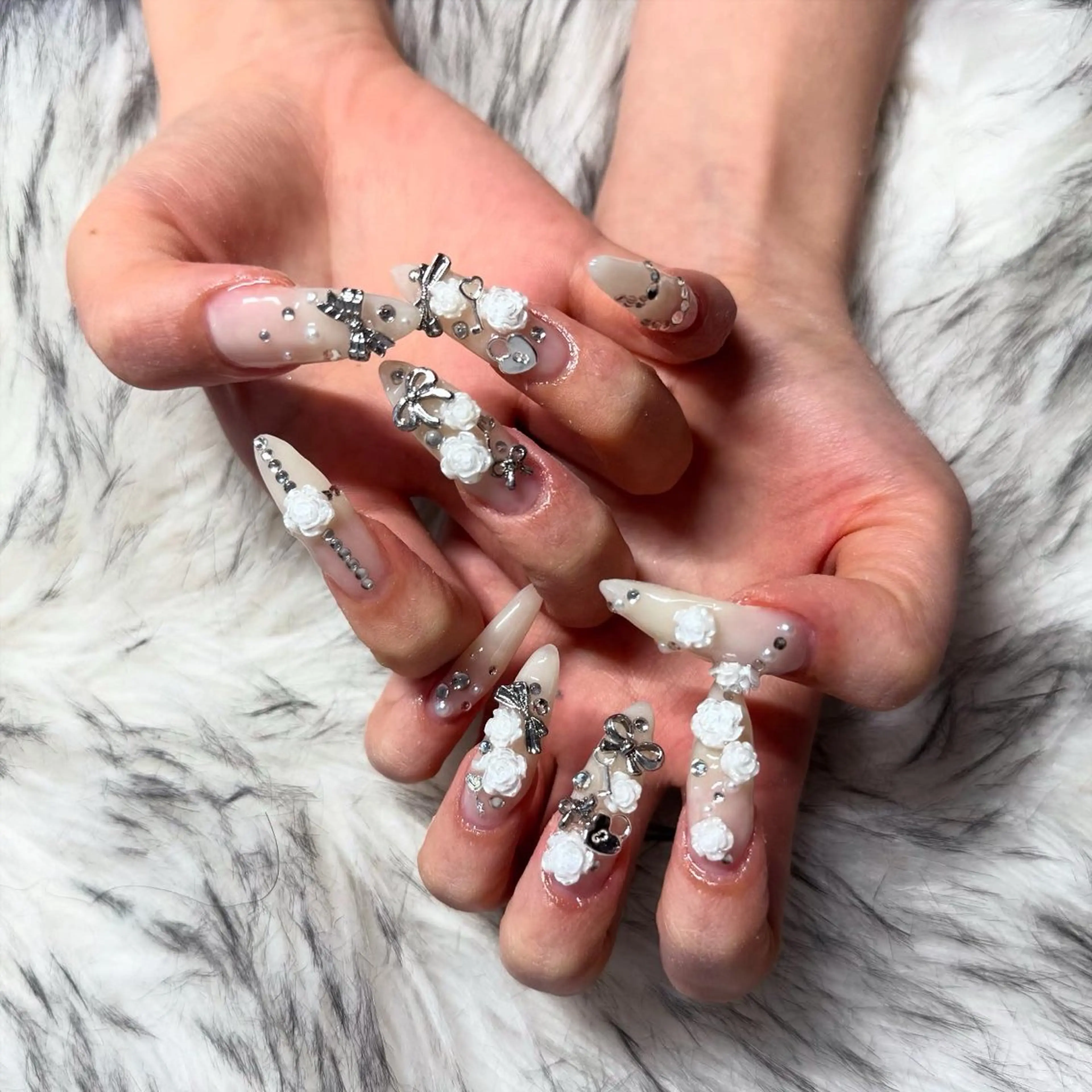 ロング ハンドネイル mao .のネイルデザイン