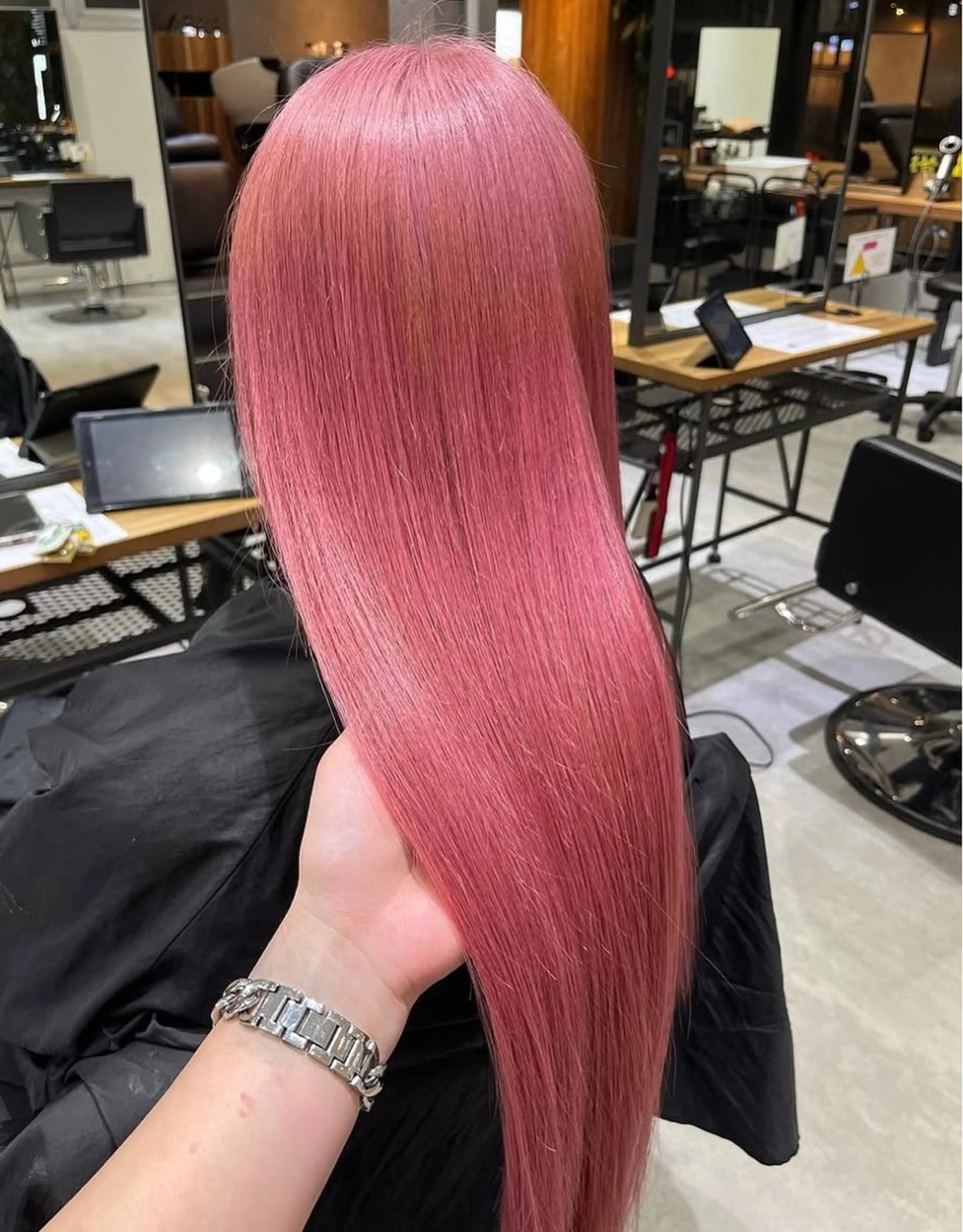 ロング カラー RIO🩶NEXT/ エクステ/ハイトーンのヘアスタイル