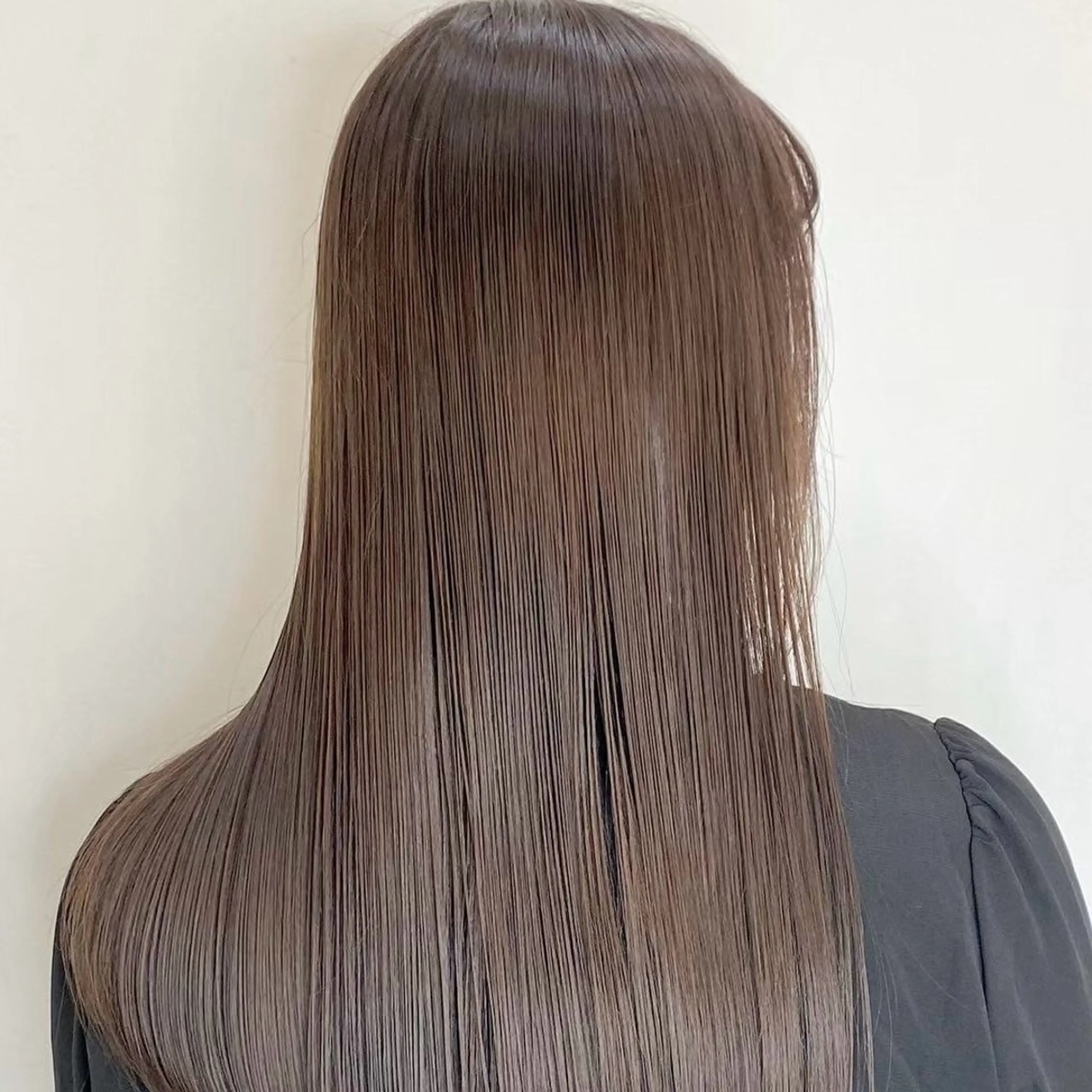 ロング ワンレンボブ ショートボブ ボブ 顔まわりレイヤー 顔周りカット ヘアカラー 縮毛矯正 トリートメント 🥀ダブルカラー/ 縮毛矯正🥀ユイキのヘアスタイル