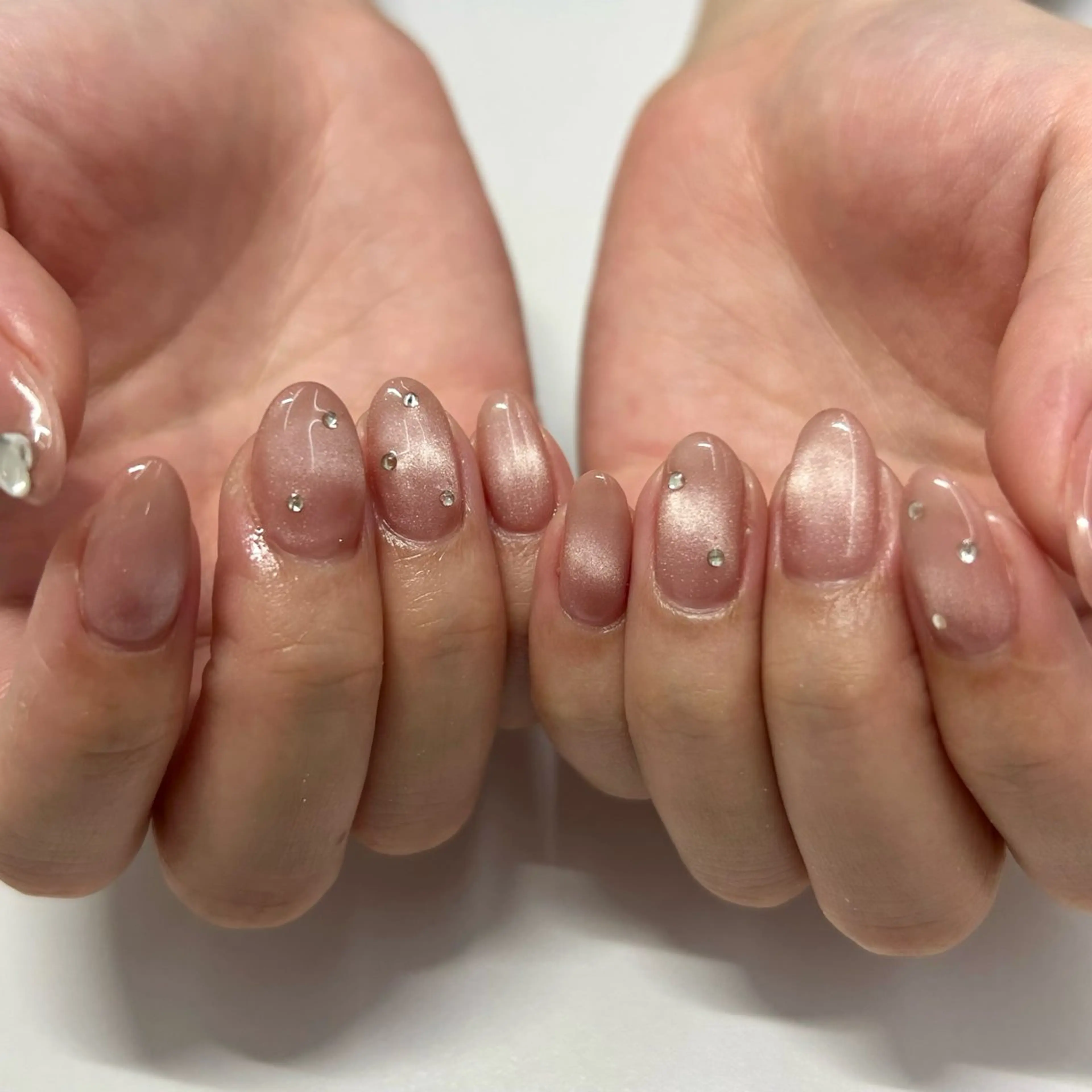 ネイル GO TODAY シェアサロン 表参道Colore店所属・K. Ayanaのネイルデザイン