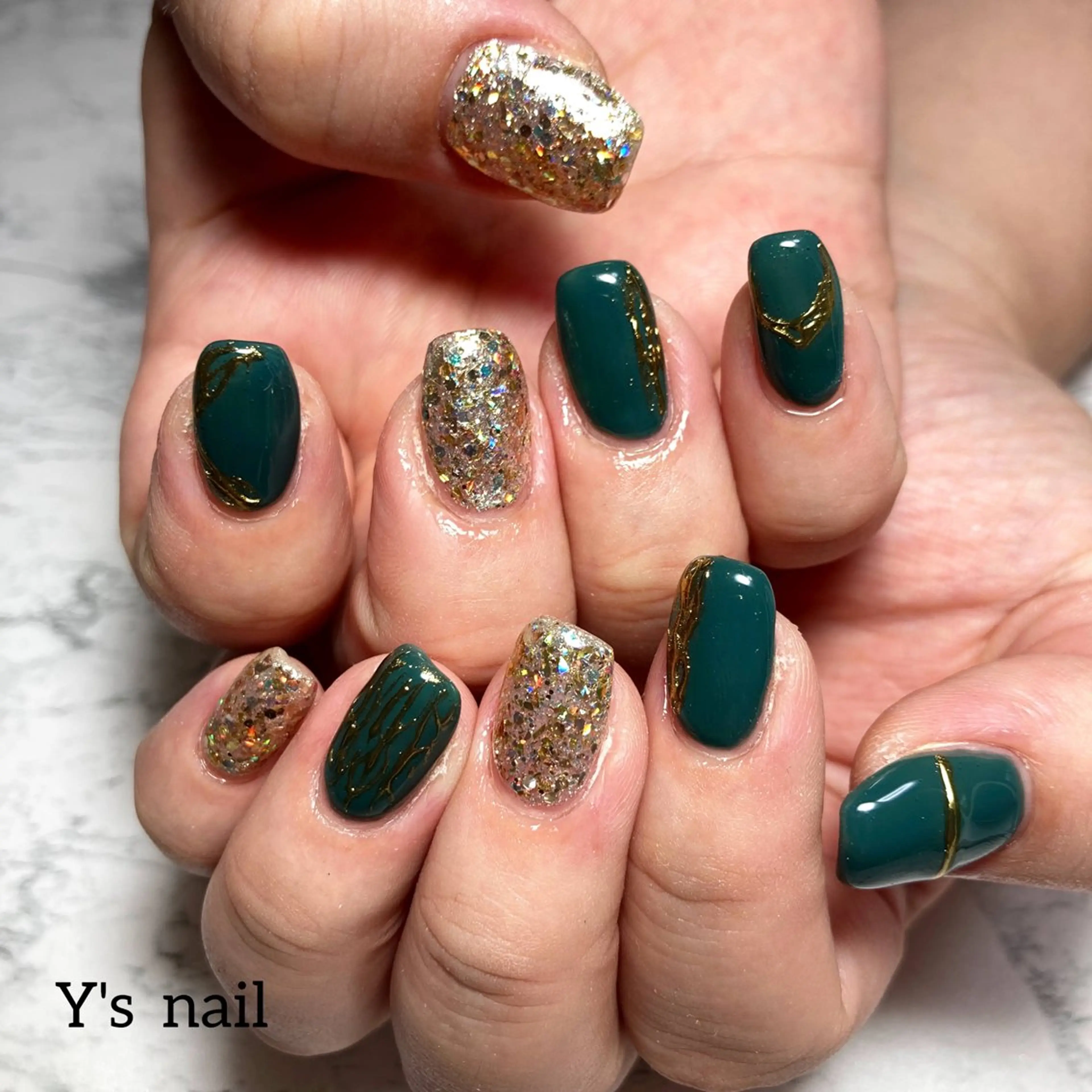 ネイル グリーン ハンドネイル 手書きが得意🖌️ Y’s  nailのネイルデザイン