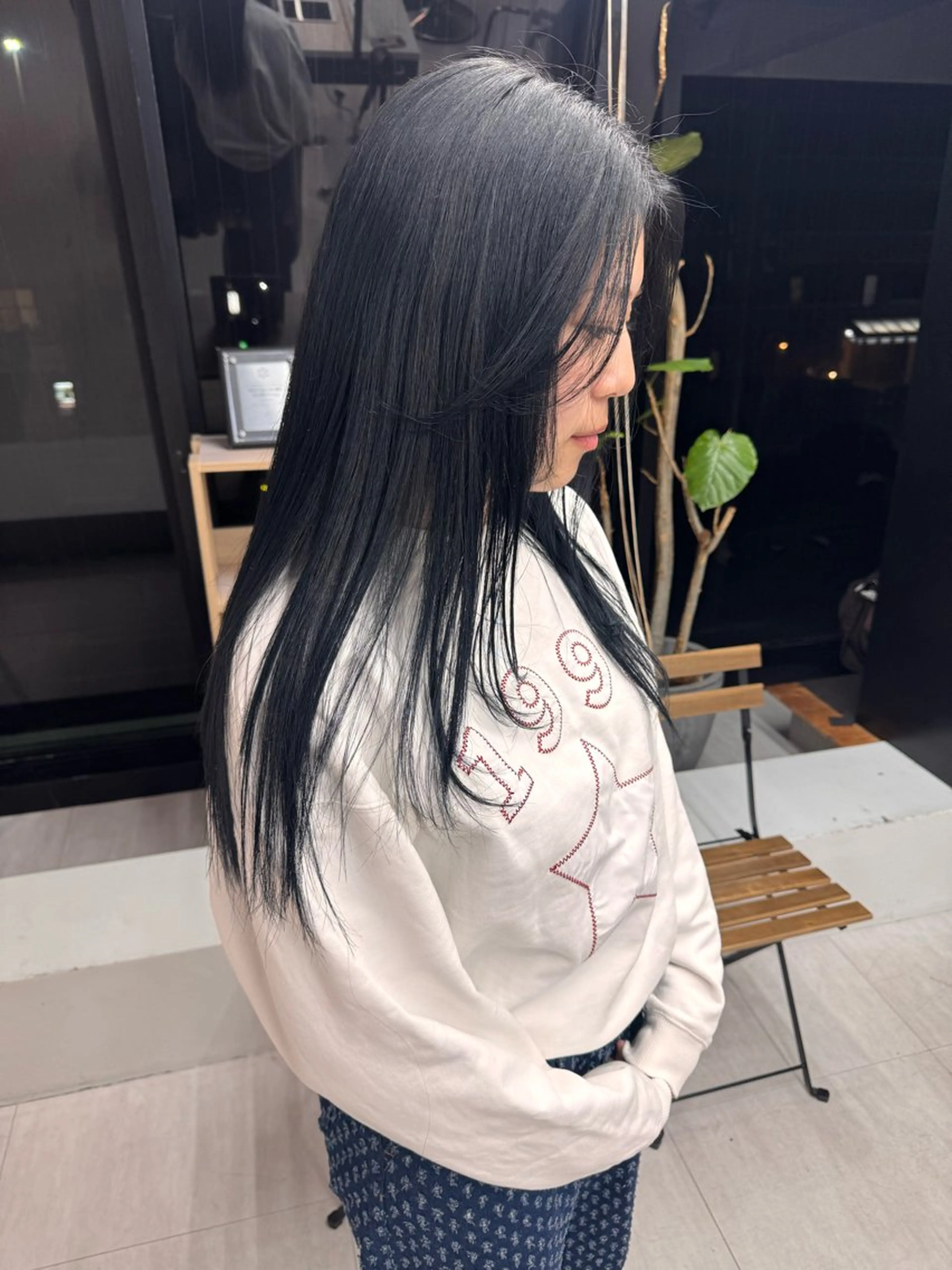 ロング カラー 黒髪 ブルーカラー ブルーブラック カット ヘアカラー 顔周りレイヤー /kokoro🦮のヘアスタイル