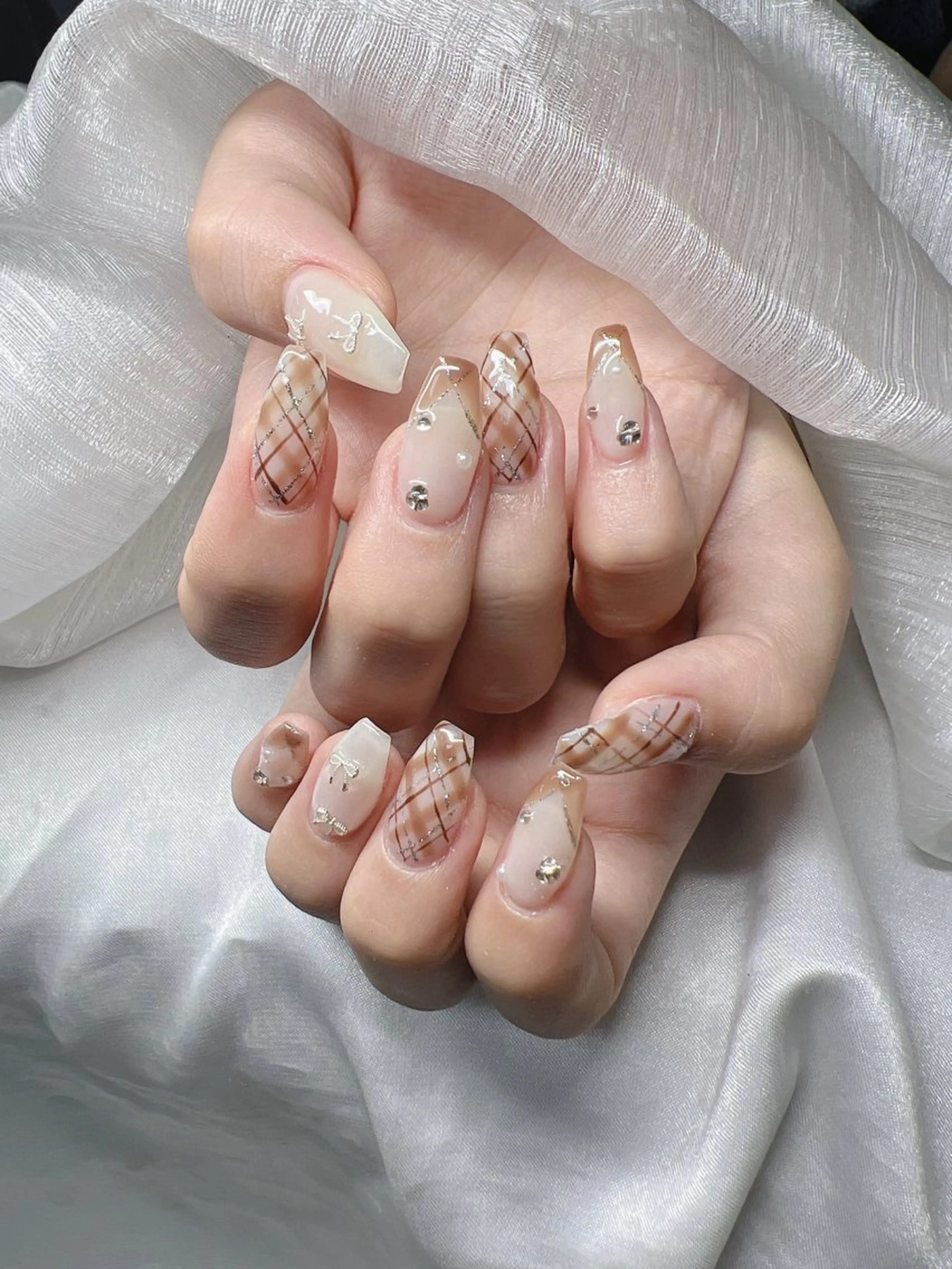 ネイル 長さ出し グラデーション 卒業式 キラキラネイル マグネットネイル ハンドネイル Lee Nailsのネイルデザイン