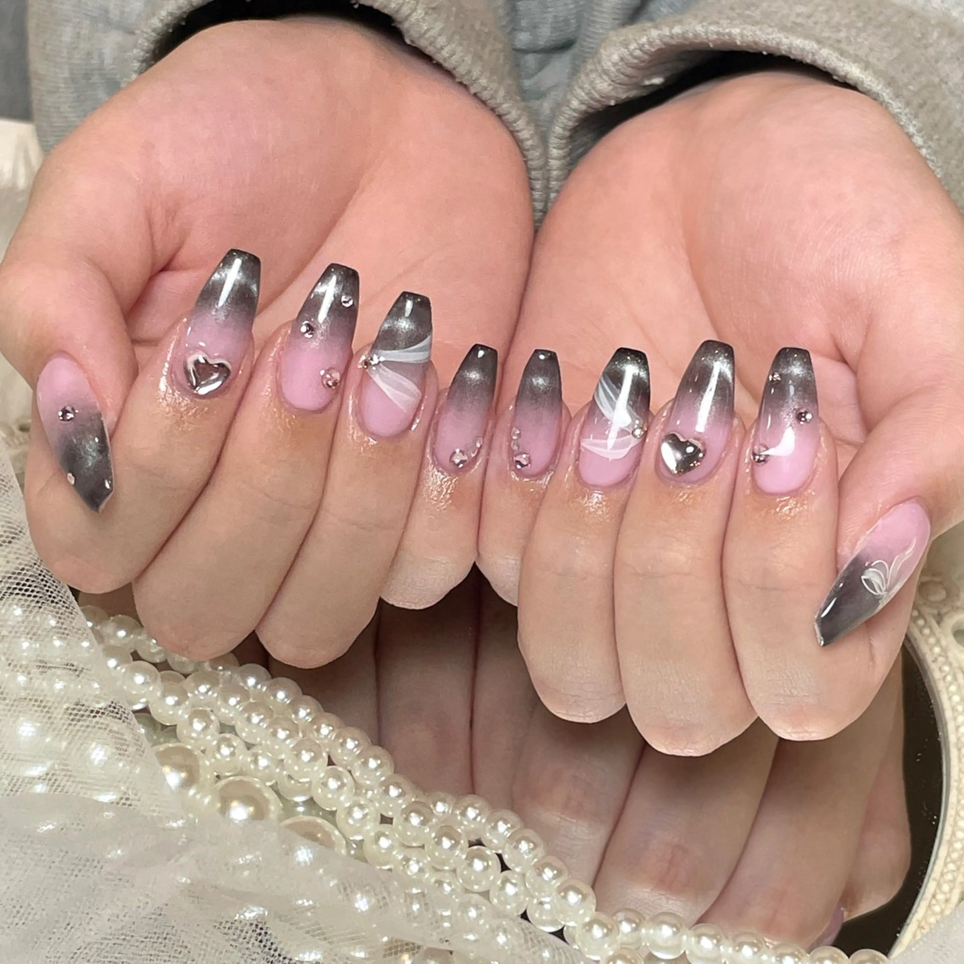 ネイル マグネットネイル ハンドネイル nailsalon Moa【モア】所属・yurika 🌷.*･ﾟのネイルデザイン