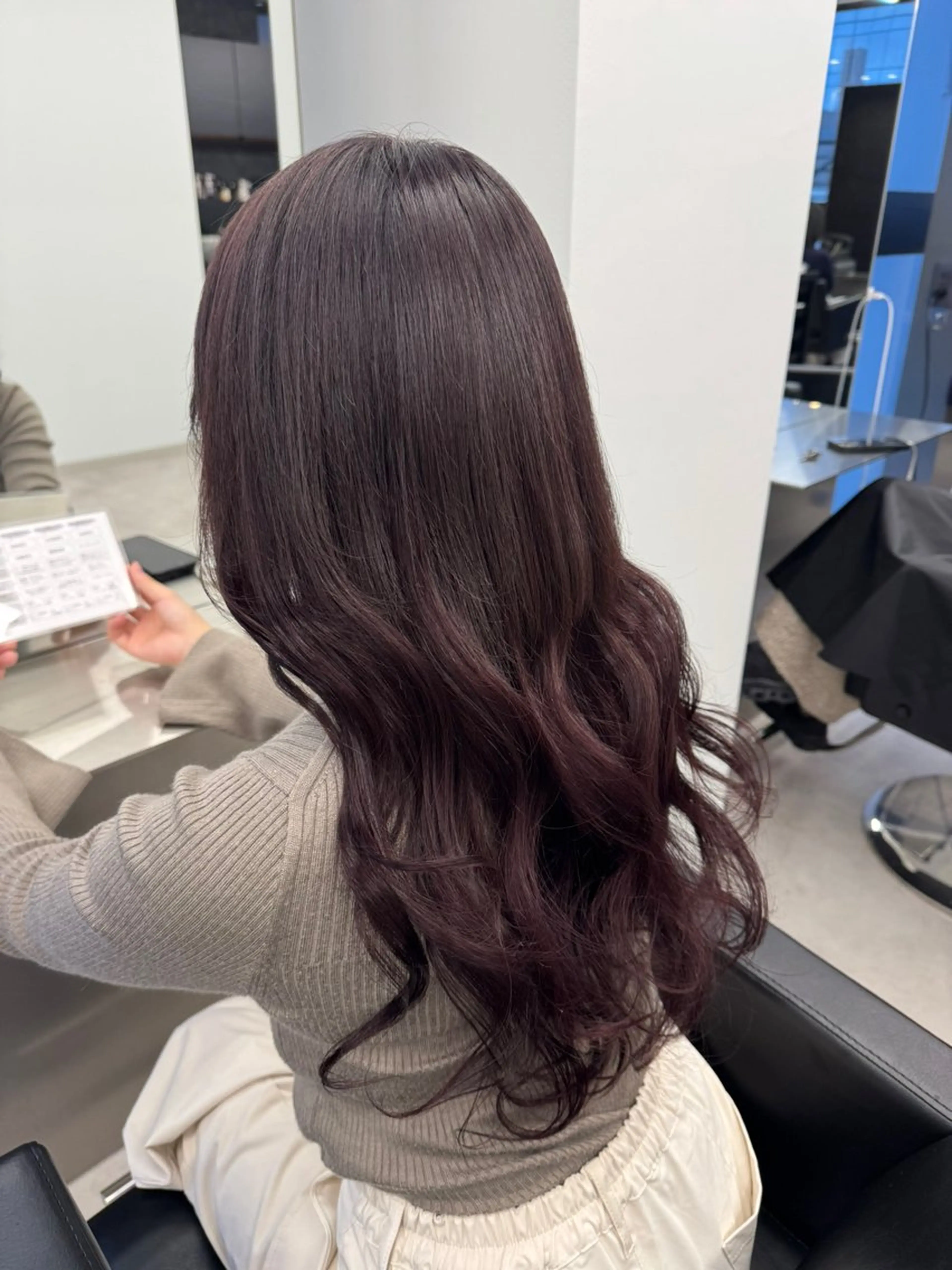 【福岡で最安値シールエクステとカラー️🩵】1枚198円エクステとワンカラーの同時メニュー🫶エクステ枚数相談OK👍の写真