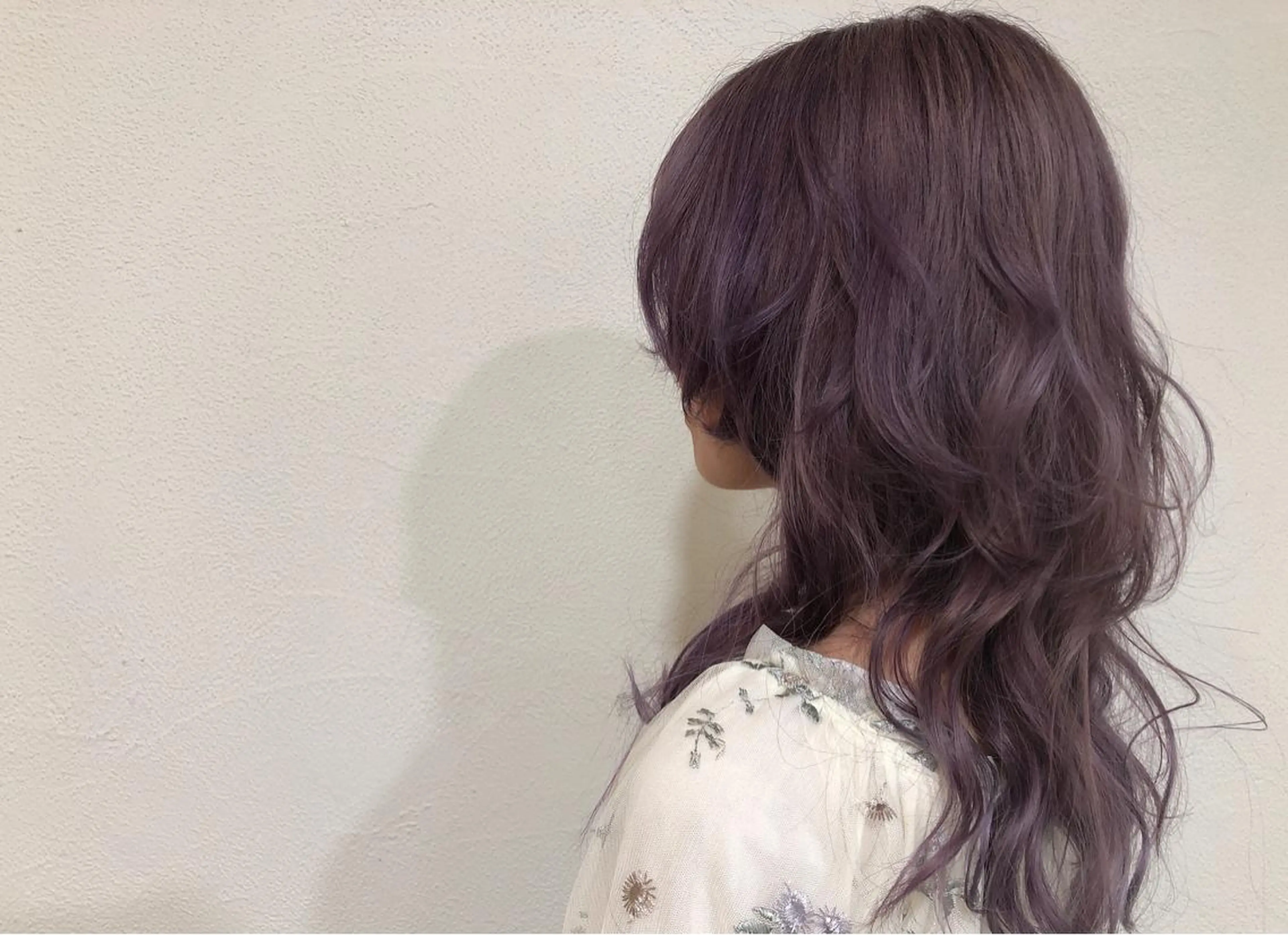 ロング カラー ラベンダーカラー バイオレットカラー レイヤーカット ロング トリートメント パ ルのヘアスタイル