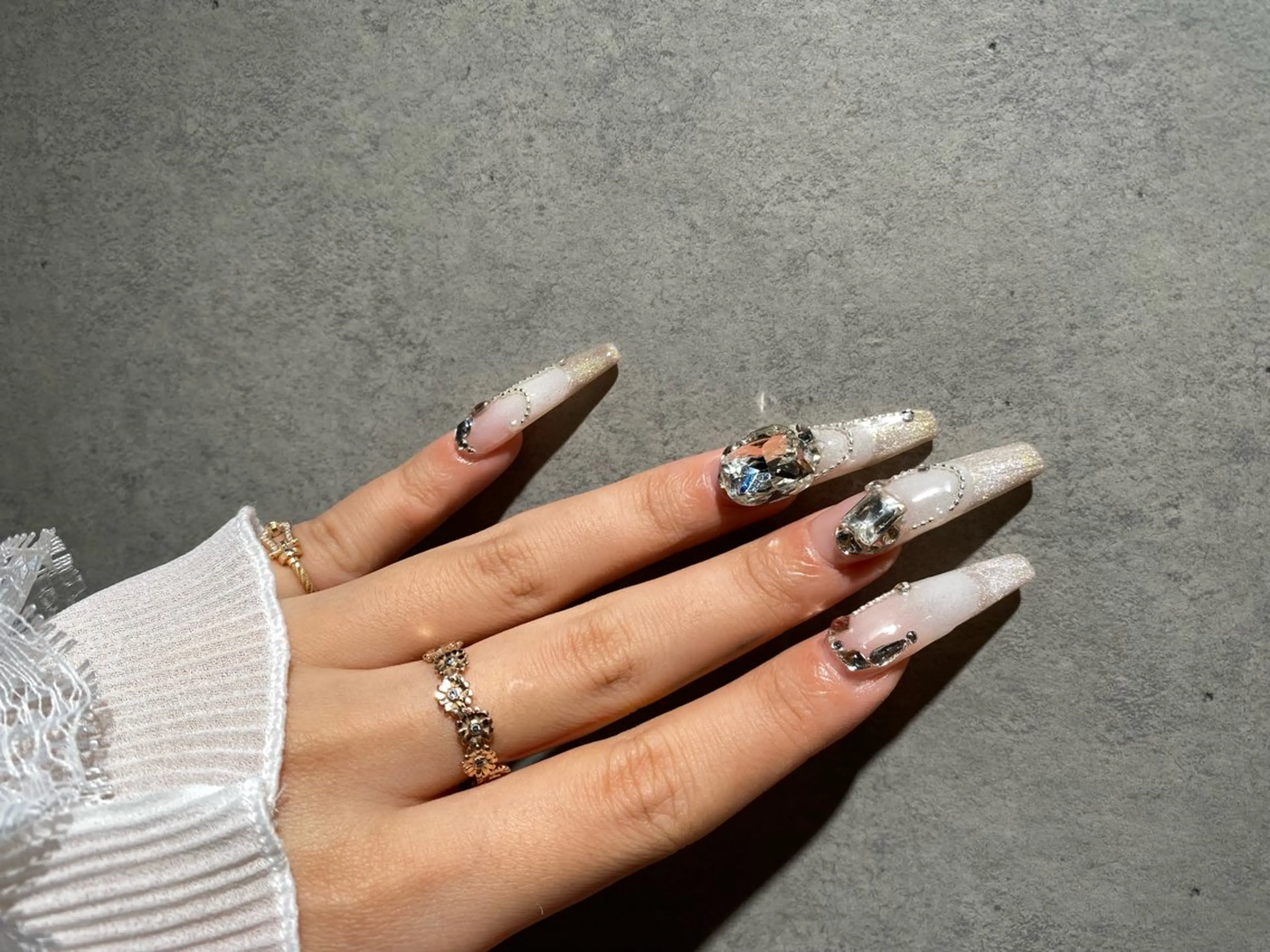 ネイル I-nailロング /ワンホン/キラキラのネイルデザイン