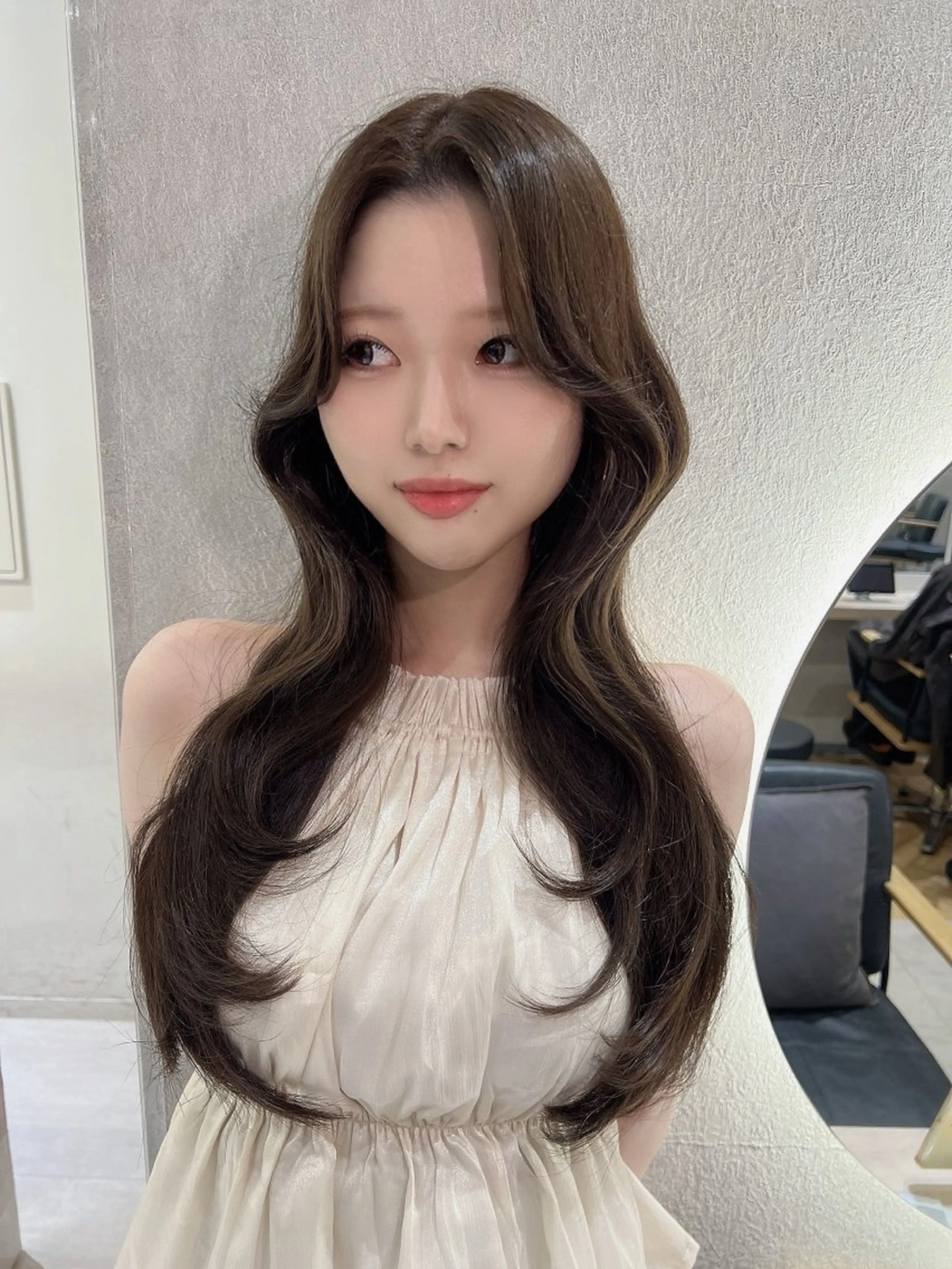 ロング 顔まわりレイヤー 顔周りカット 髪質改善 韓国風ヘア レイヤーカット カット ヘアカラー トリートメント 韓国🇰🇷レイヤー 映える顔周り🩷のヘアスタイル