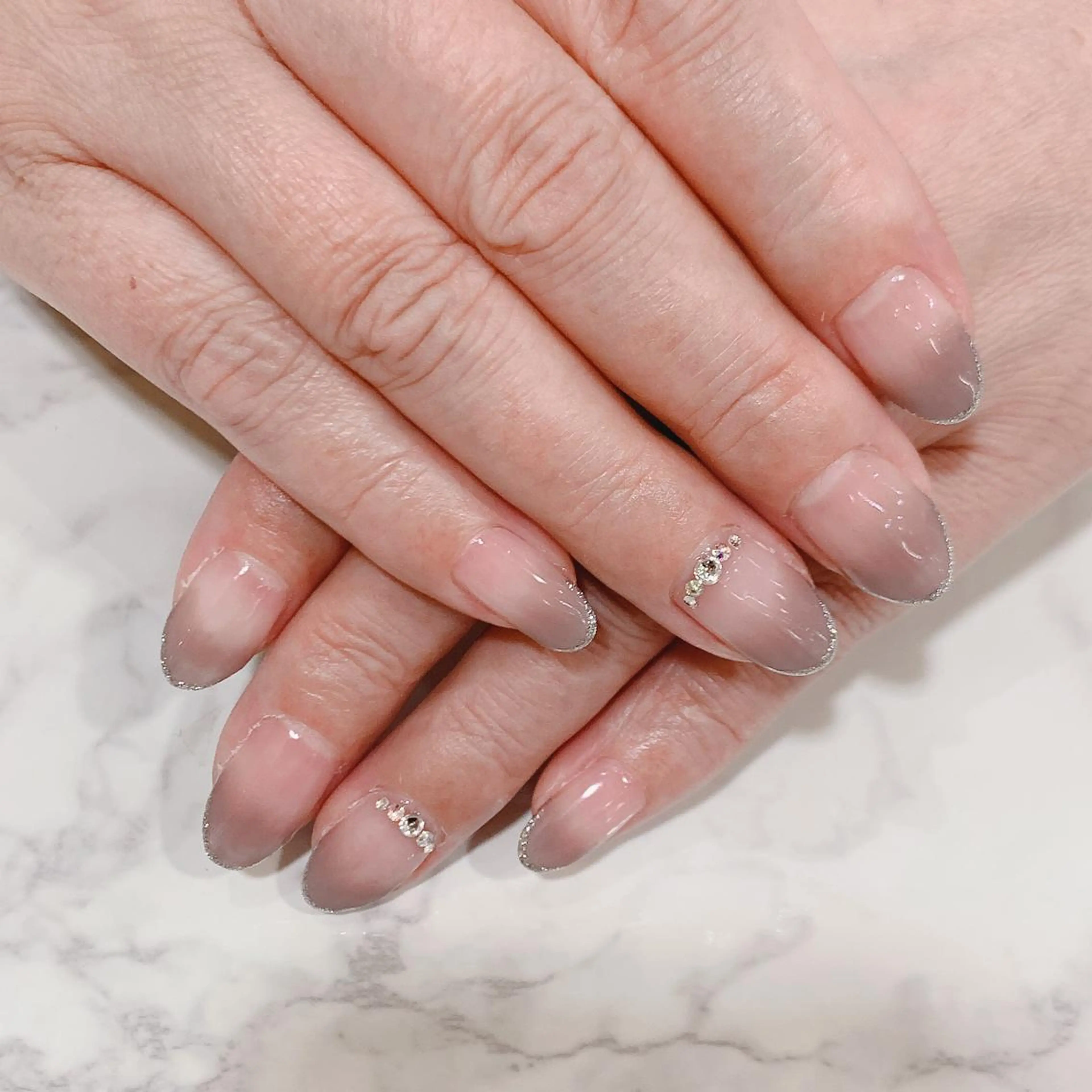 ネイル グラデーション ラメ(グリッター) 高橋 実和子のマツエク・マツパデザイン