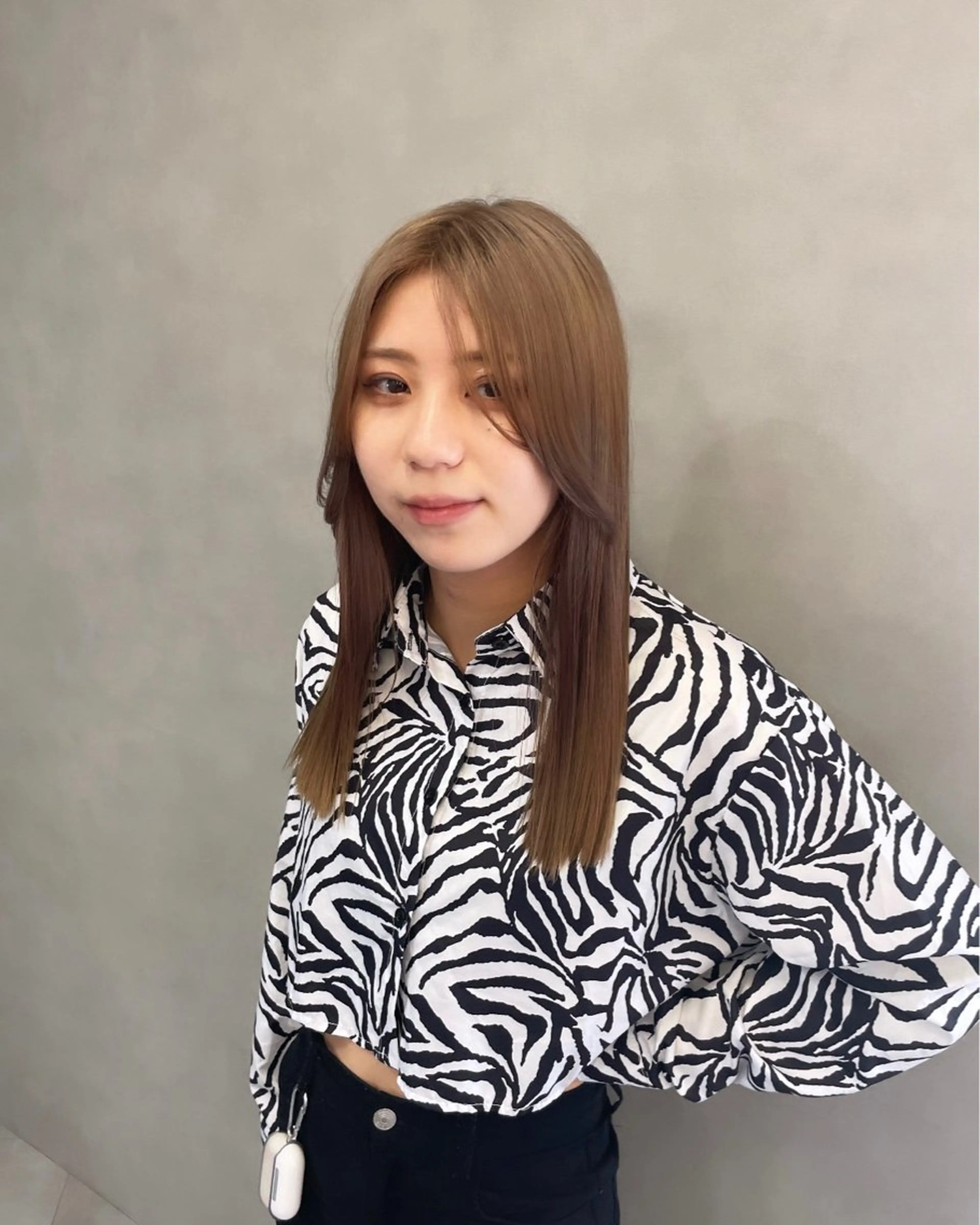 セミロング カラー ベージュカラー ブリーチ カット ヘアカラー Rui/透明感カラー 暖色/レイヤーカットのヘアスタイル