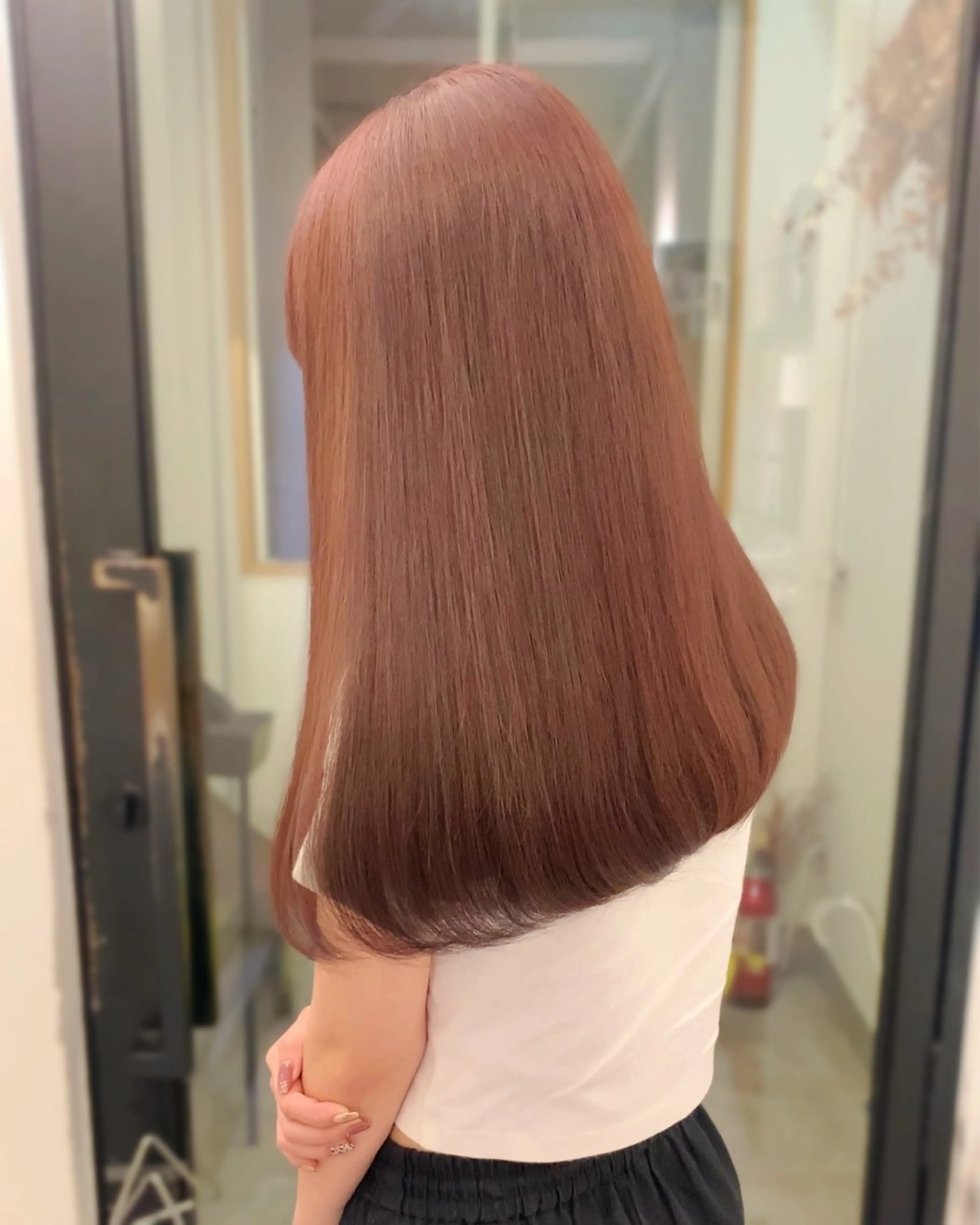 ロング ピンクブラウン ヘアカラー トリートメント MEGULI所属・新田 琴美/ 透明感/レイヤーのヘアスタイル