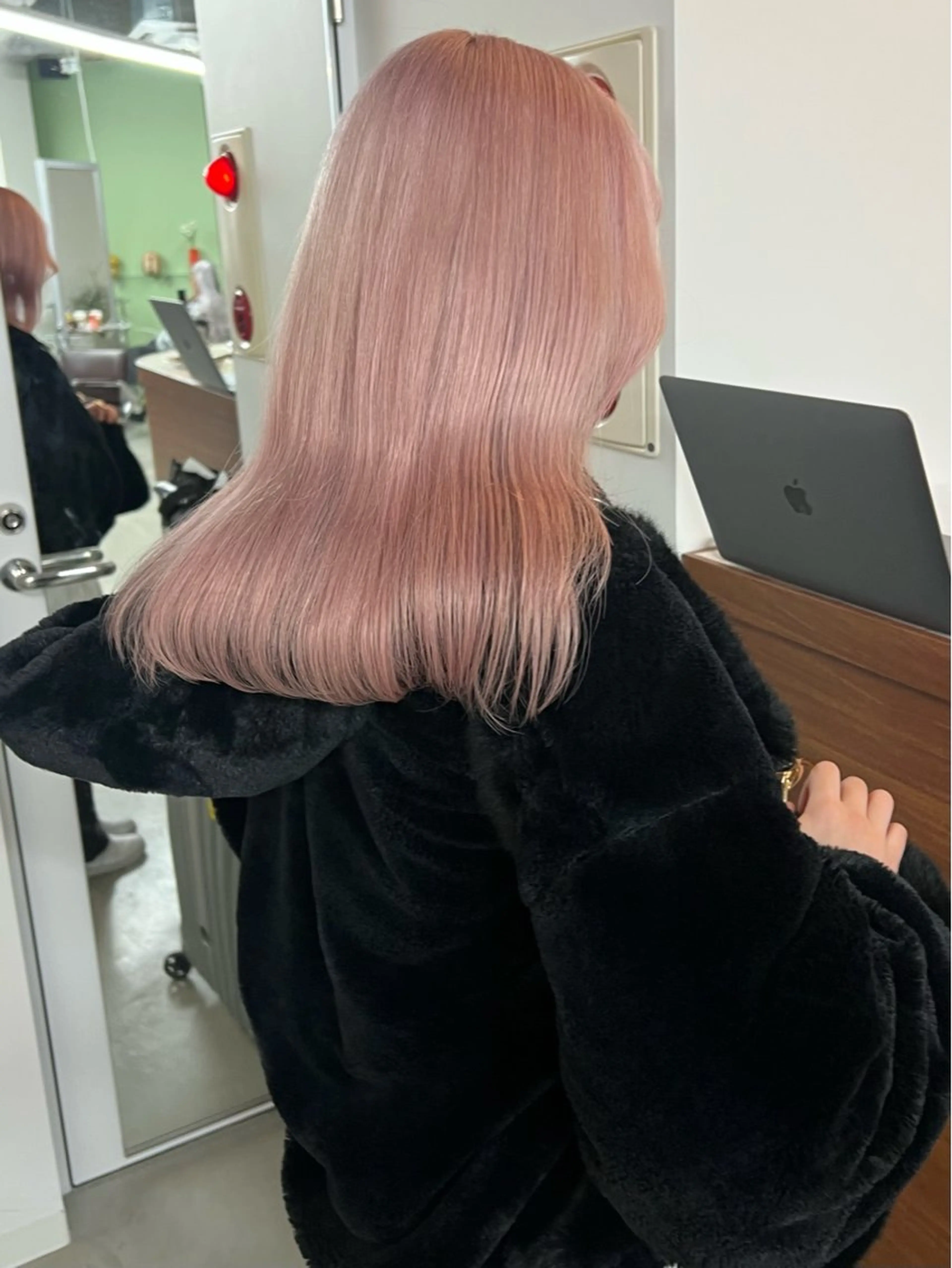 セミロング ヘアカラー いざわりお /梅田/ブリーチのヘアスタイル