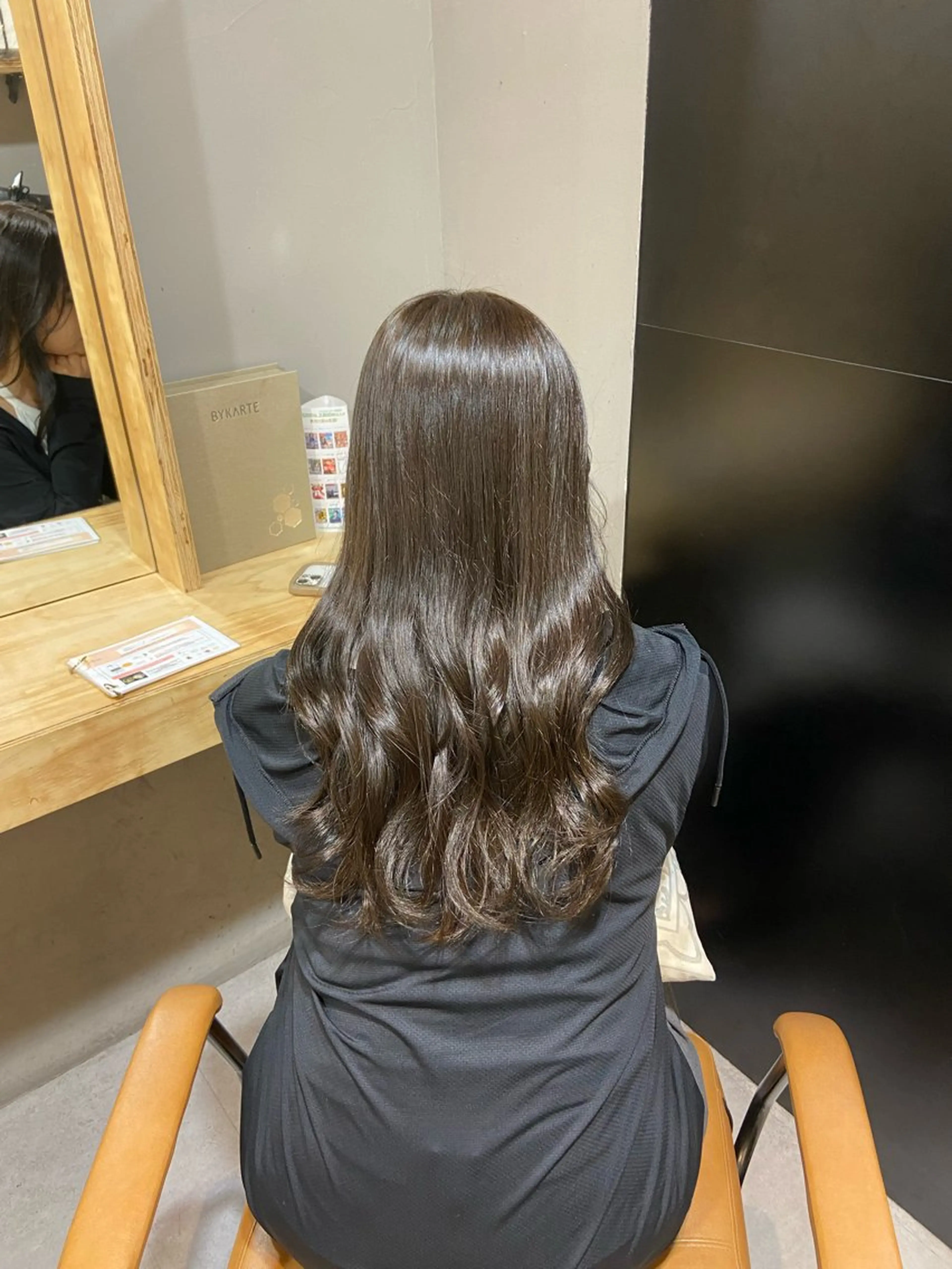 ロング カラー ブリーチ 透明感カラー ブリーチなしカラー 加藤 詩流のヘアスタイル