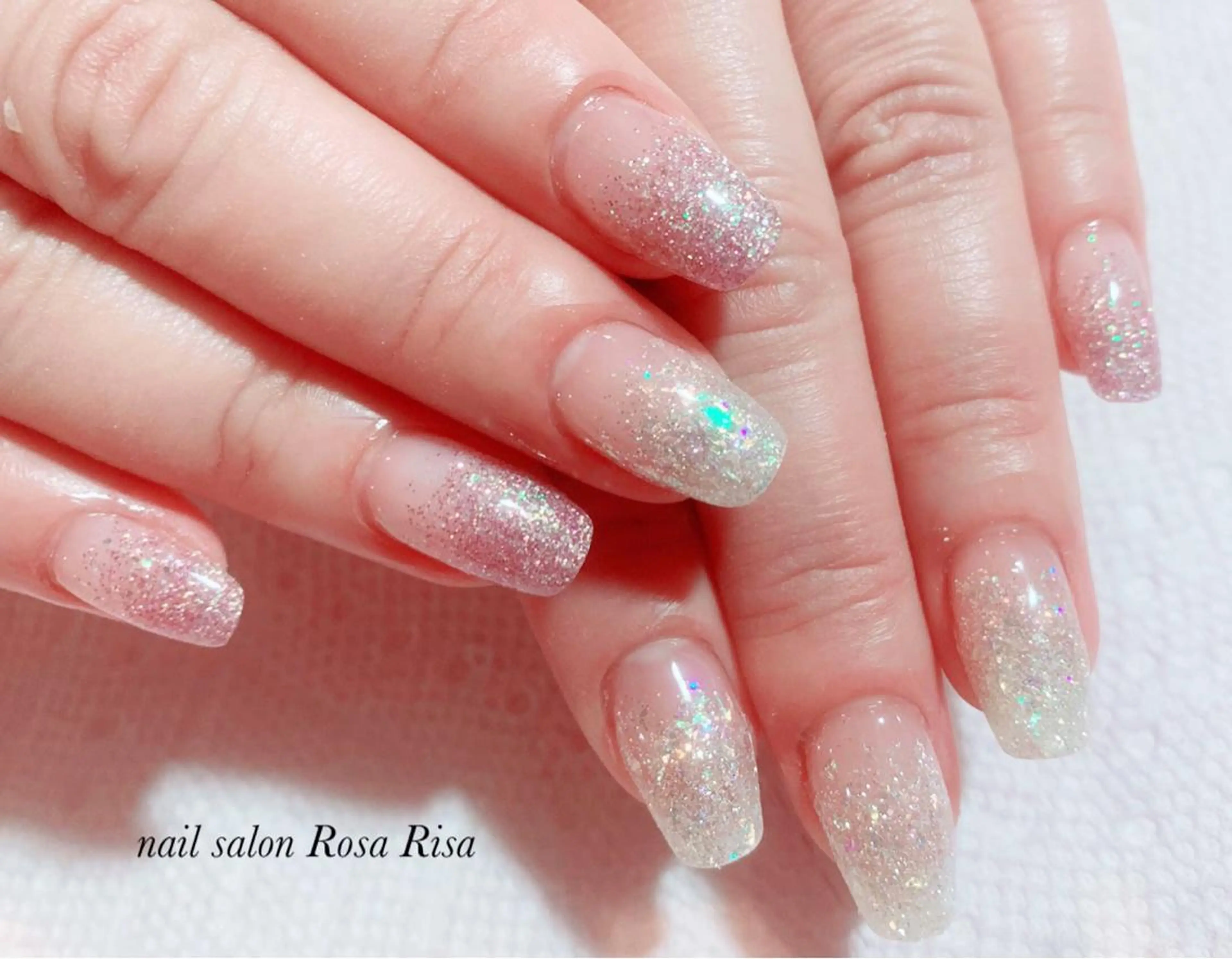 ミディアム ネイル ハンドネイル ネイルスタジオ シェイクユアハンズのネイルデザイン