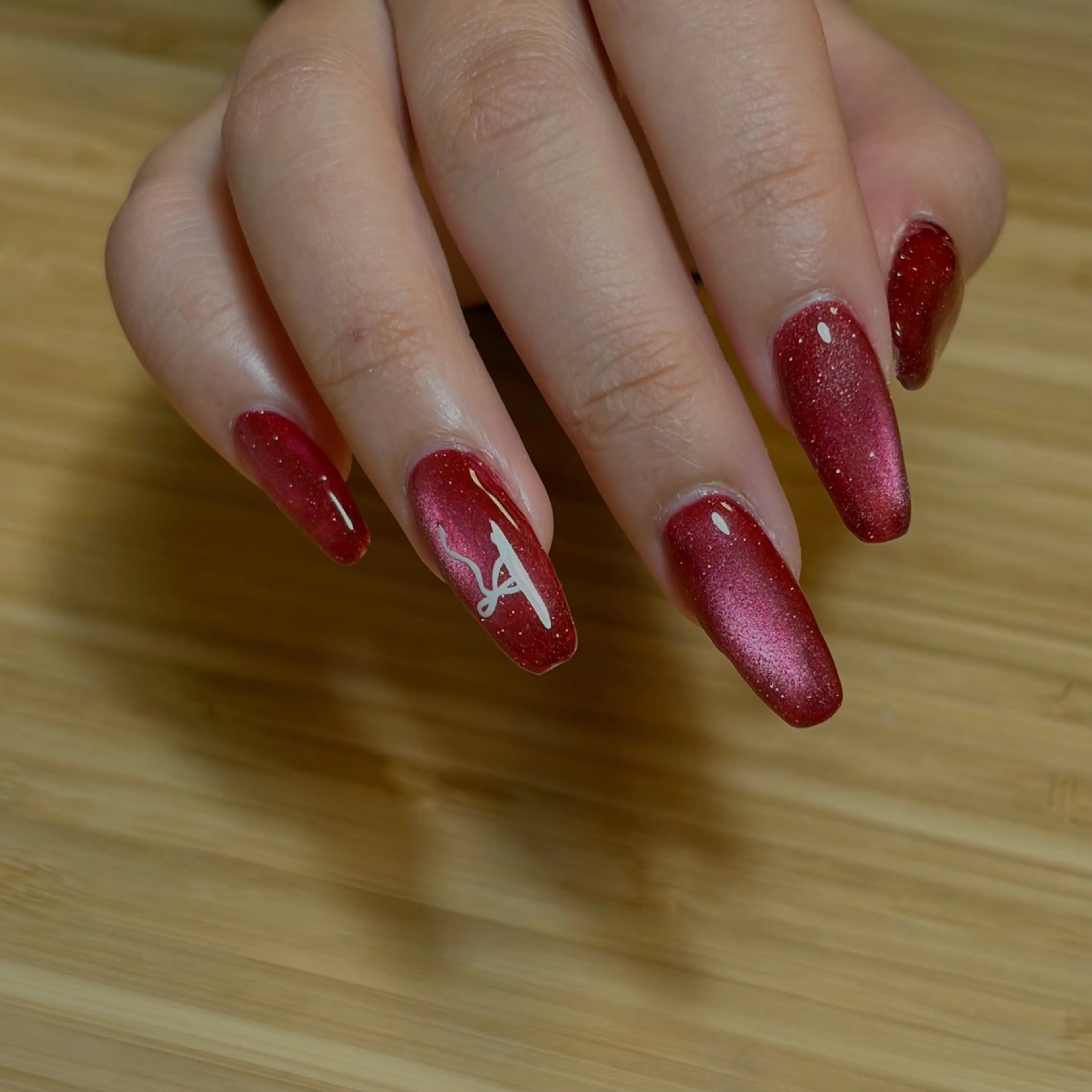 ネイル 赤色 冬ネイル クリスマス ハンドネイル Bei nail MIKIのネイルデザイン