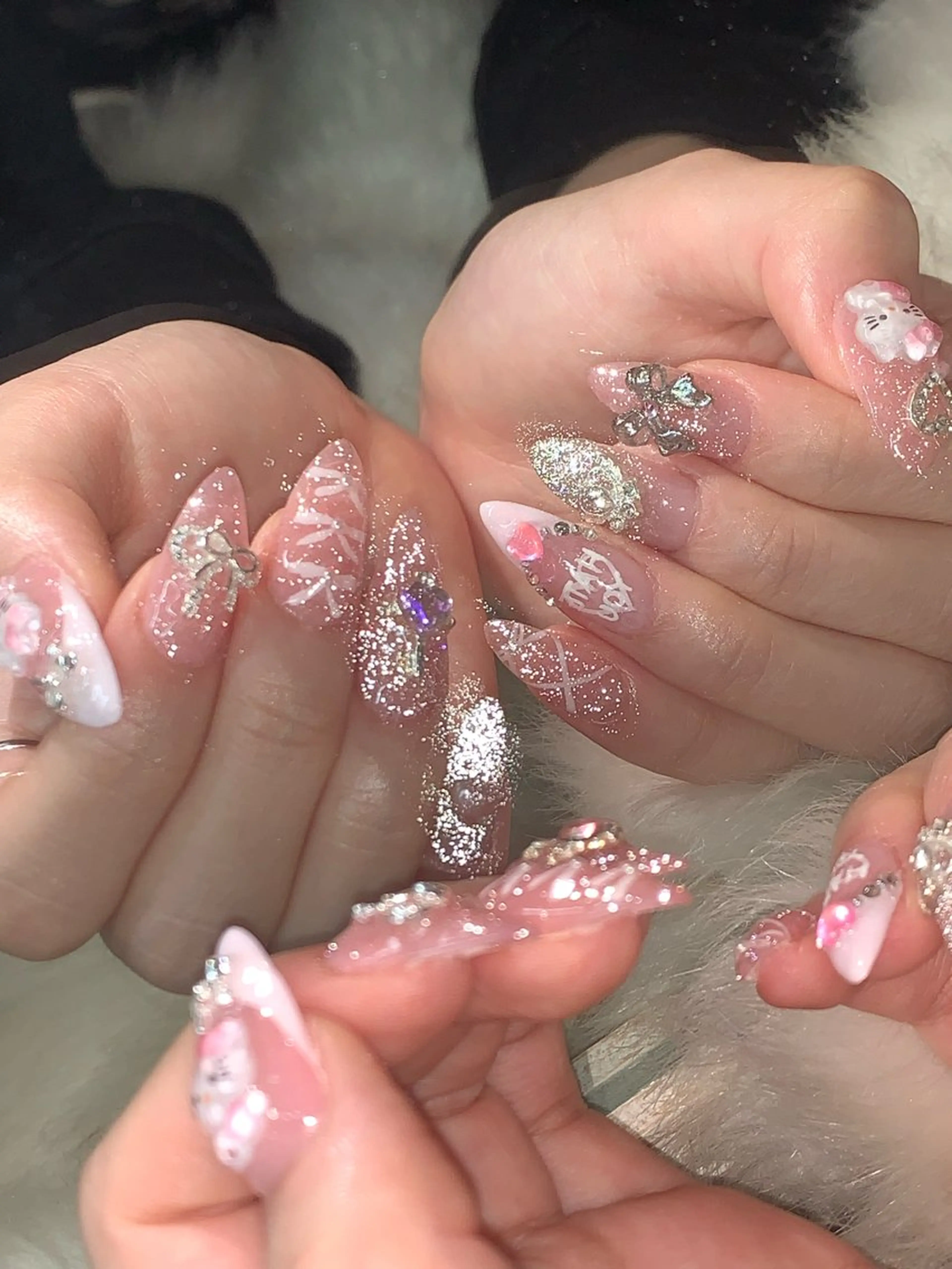 ネイル ハンドネイル NES NAIL所属・さゆり￤推しキャラ ￤ロングネイル🩷のネイルデザイン