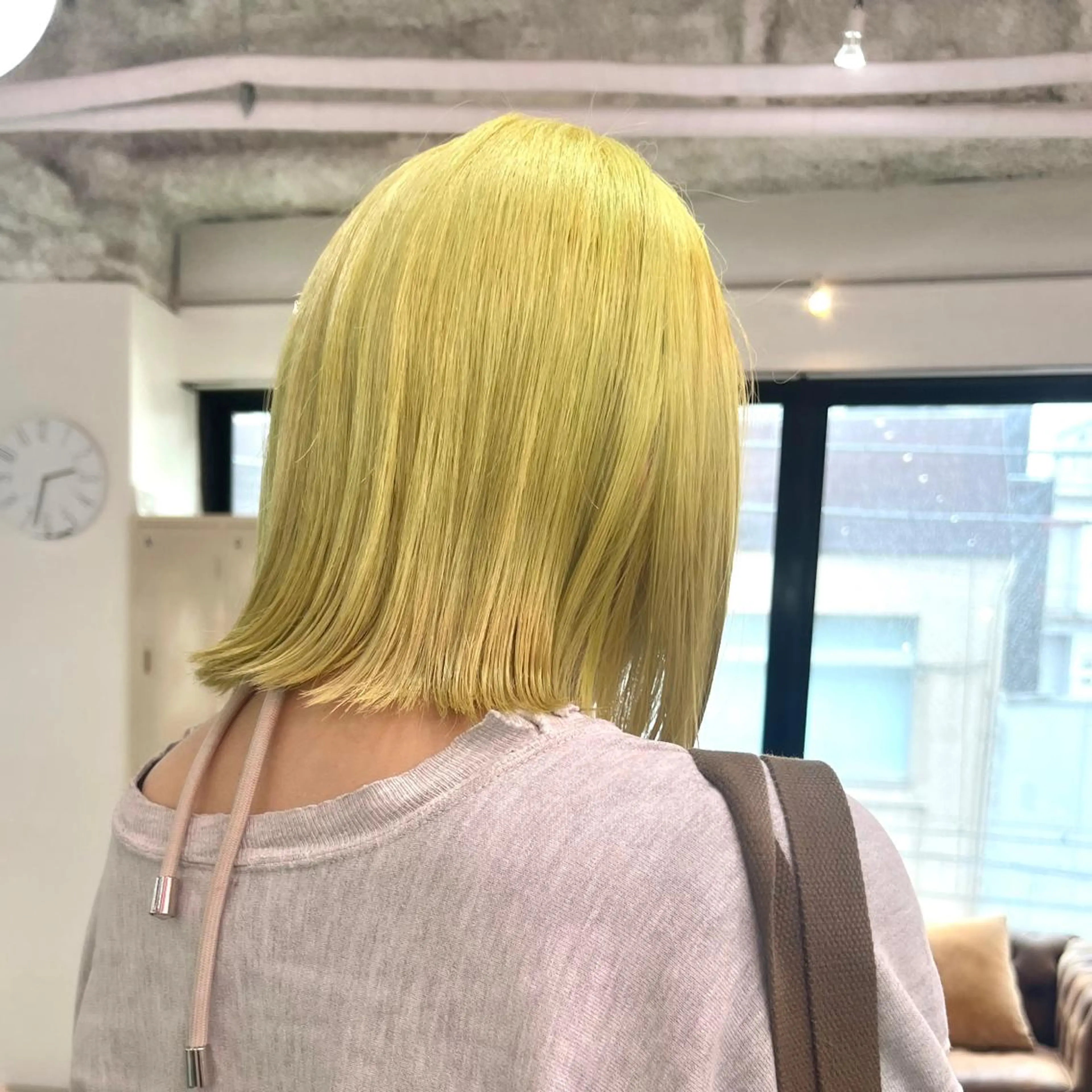 ショート カラー パーマ ヘアアレンジ メンズ キッズ ネイル マツエク・マツパ アイブロウ 🧨ブリーチー×ボブ レイヤー💎じゅえるのヘアスタイル