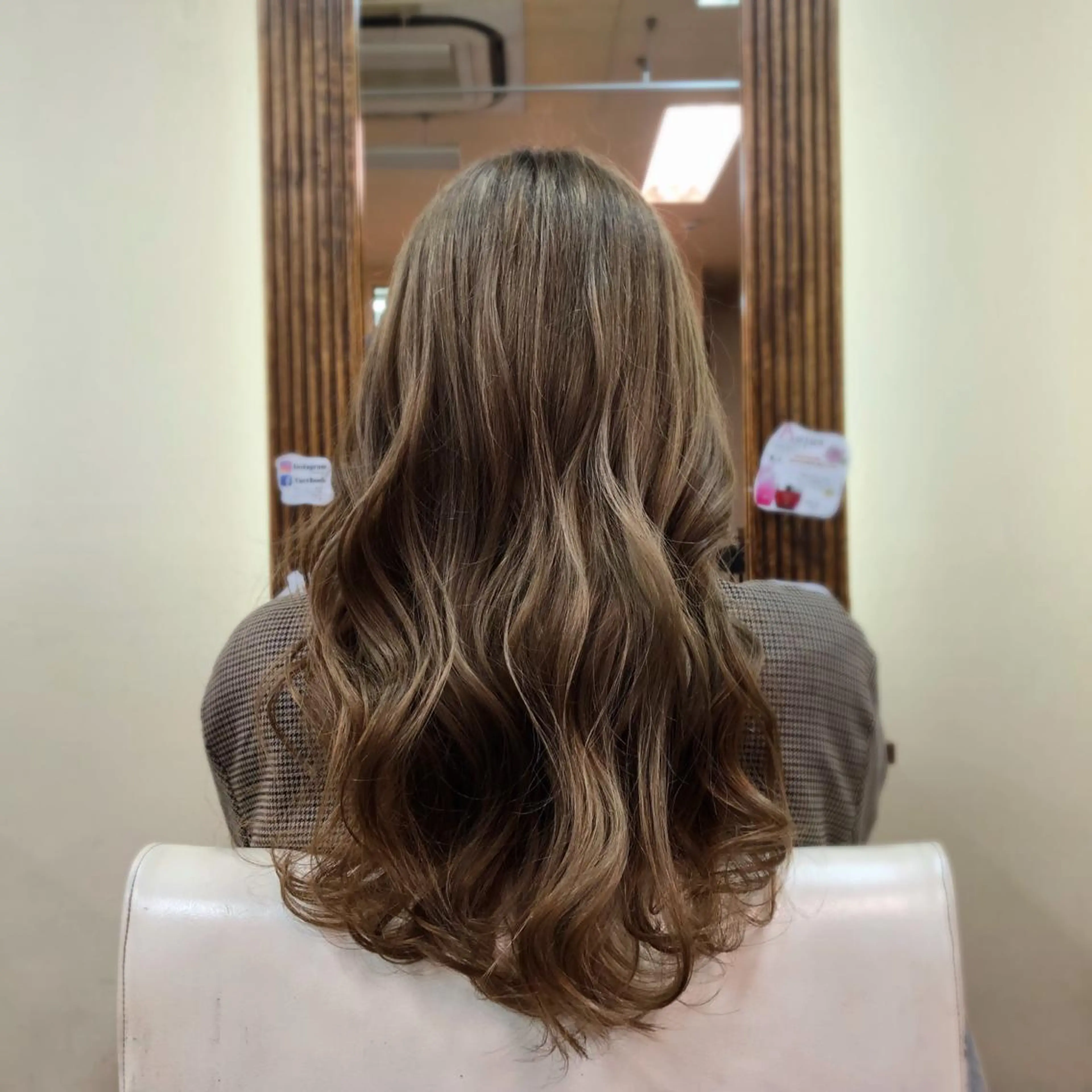 リピーターのみ!!❄️全頭ブリーチ+ 超音波トリートメント❄️の写真