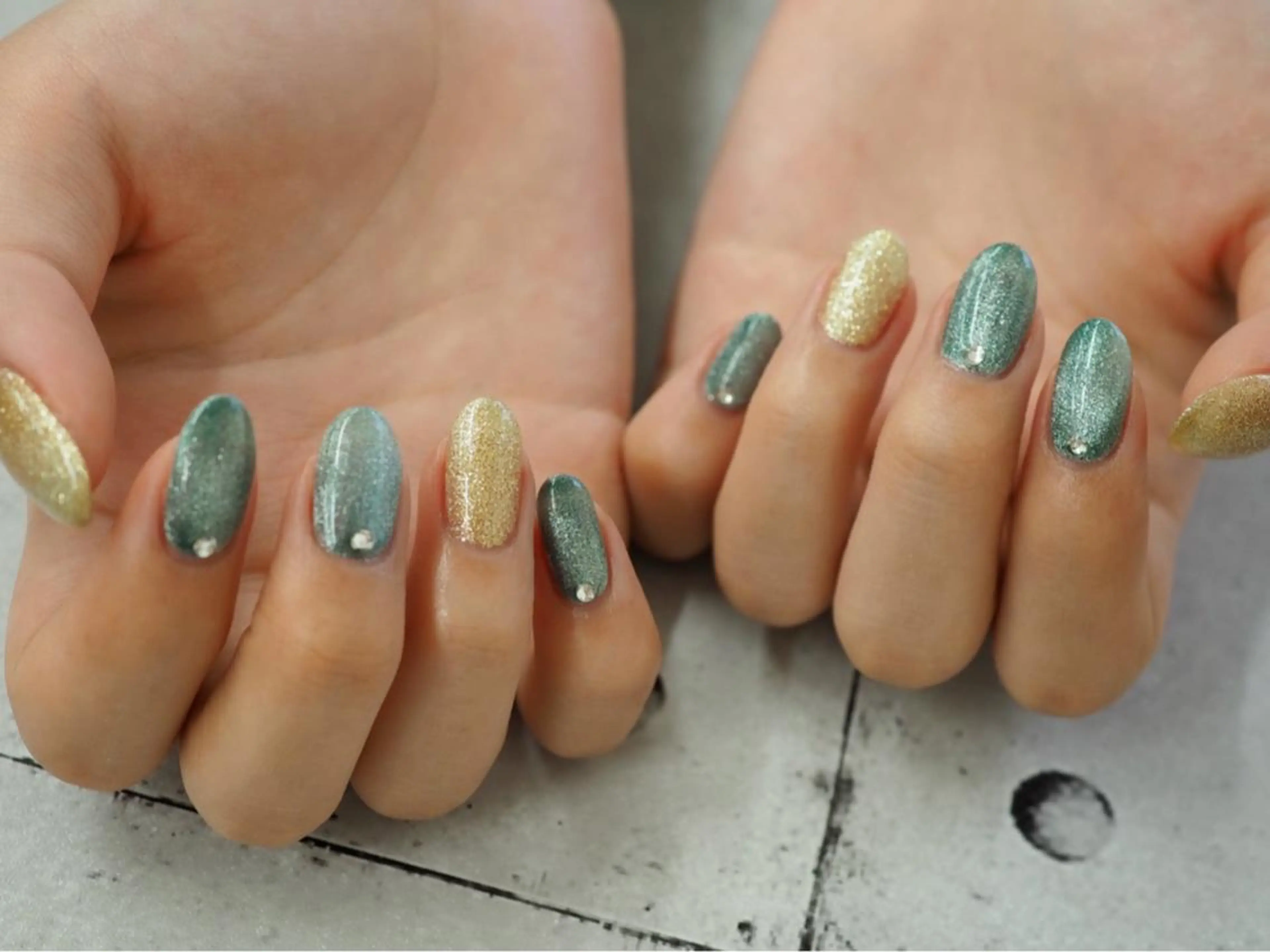 ネイル ストーンネイル Glück ...所属・Glück... chikakoのネイルデザイン