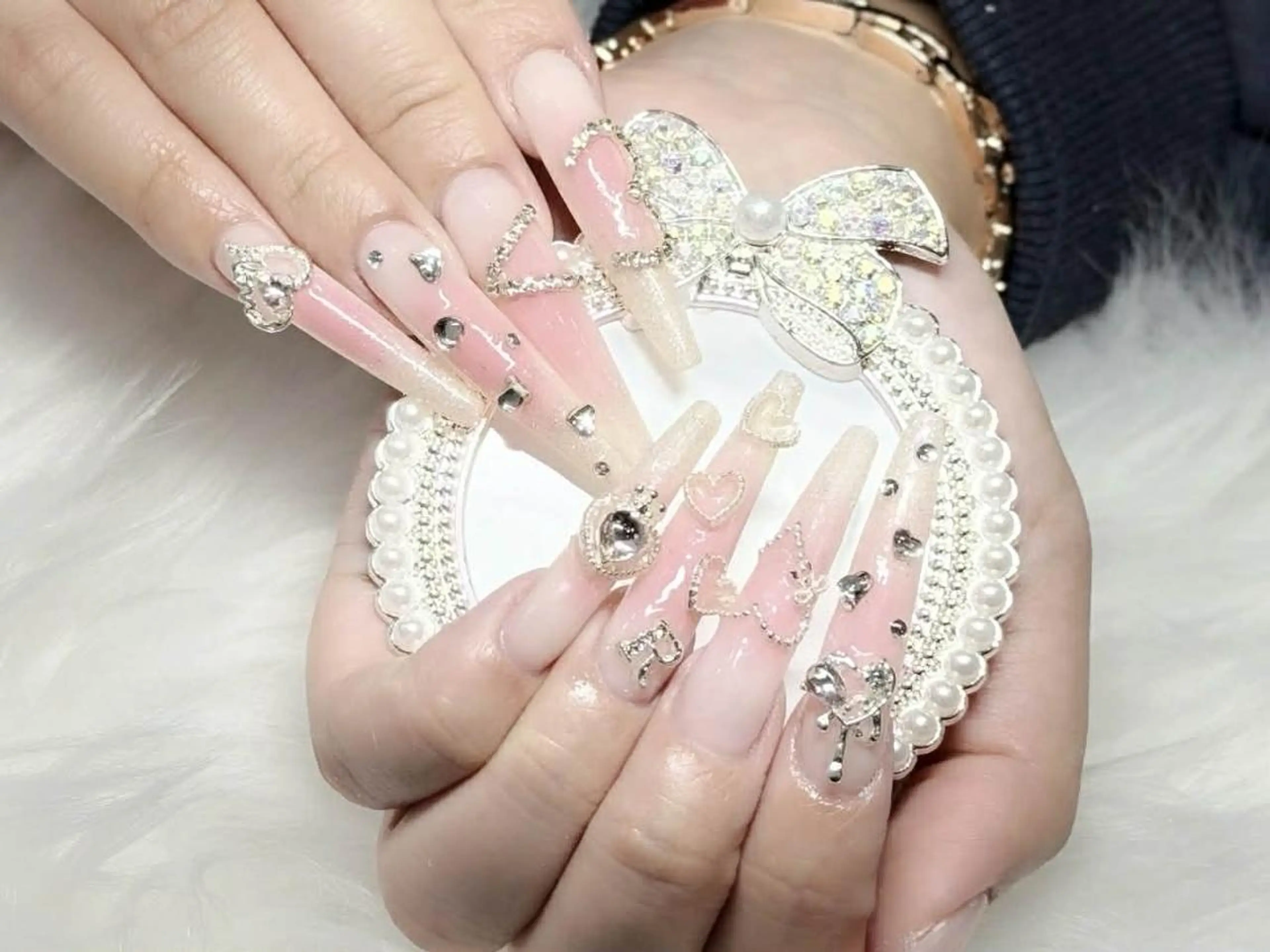 ロング 韓国風ヘア ハンドネイル Bling Salonのネイルデザイン