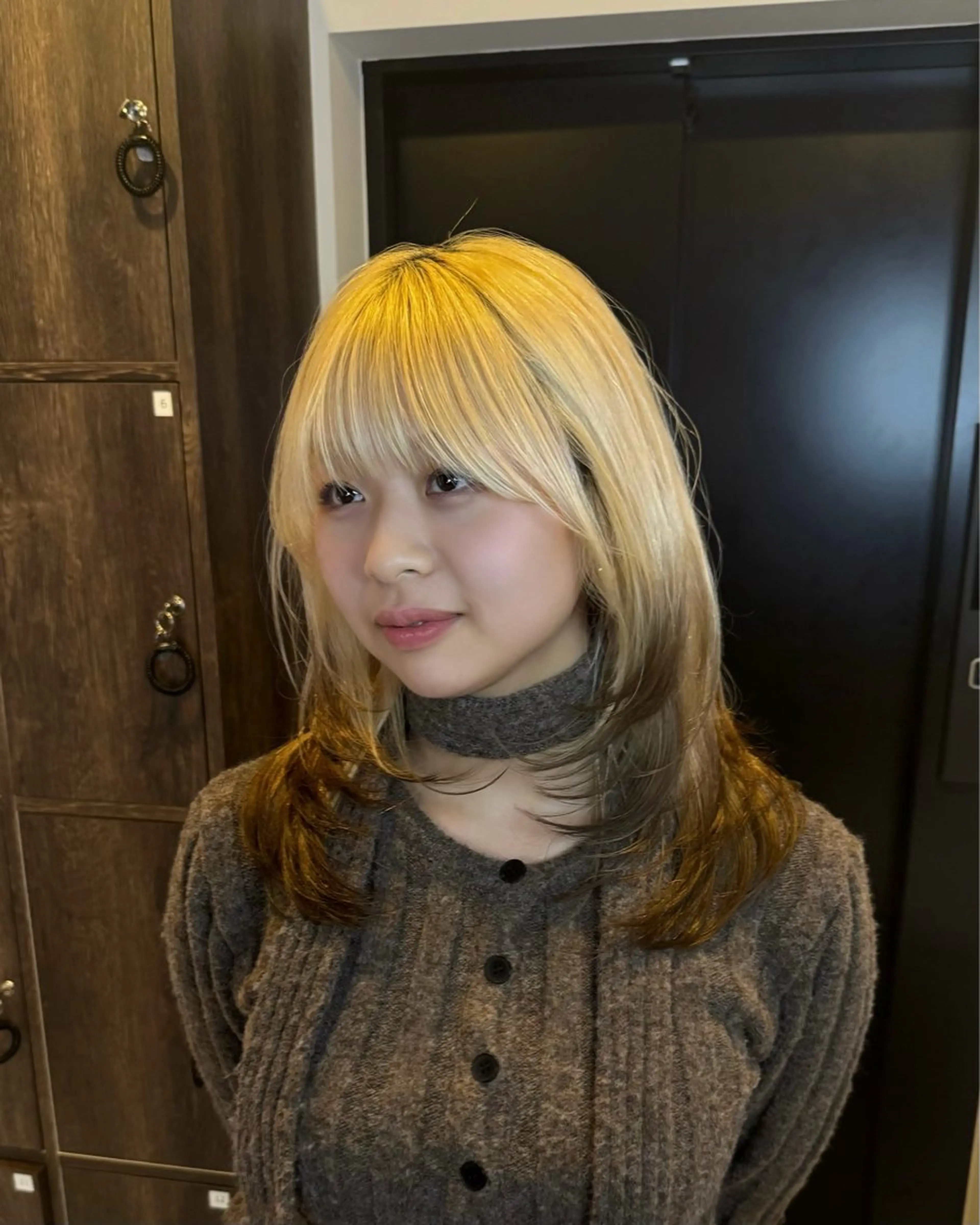 セミロング カラー ブリーチ デザインカラー ハッシュカット レイヤーカット カット トリートメント Bonheur銀座 /前田 栞九郎のヘアスタイル