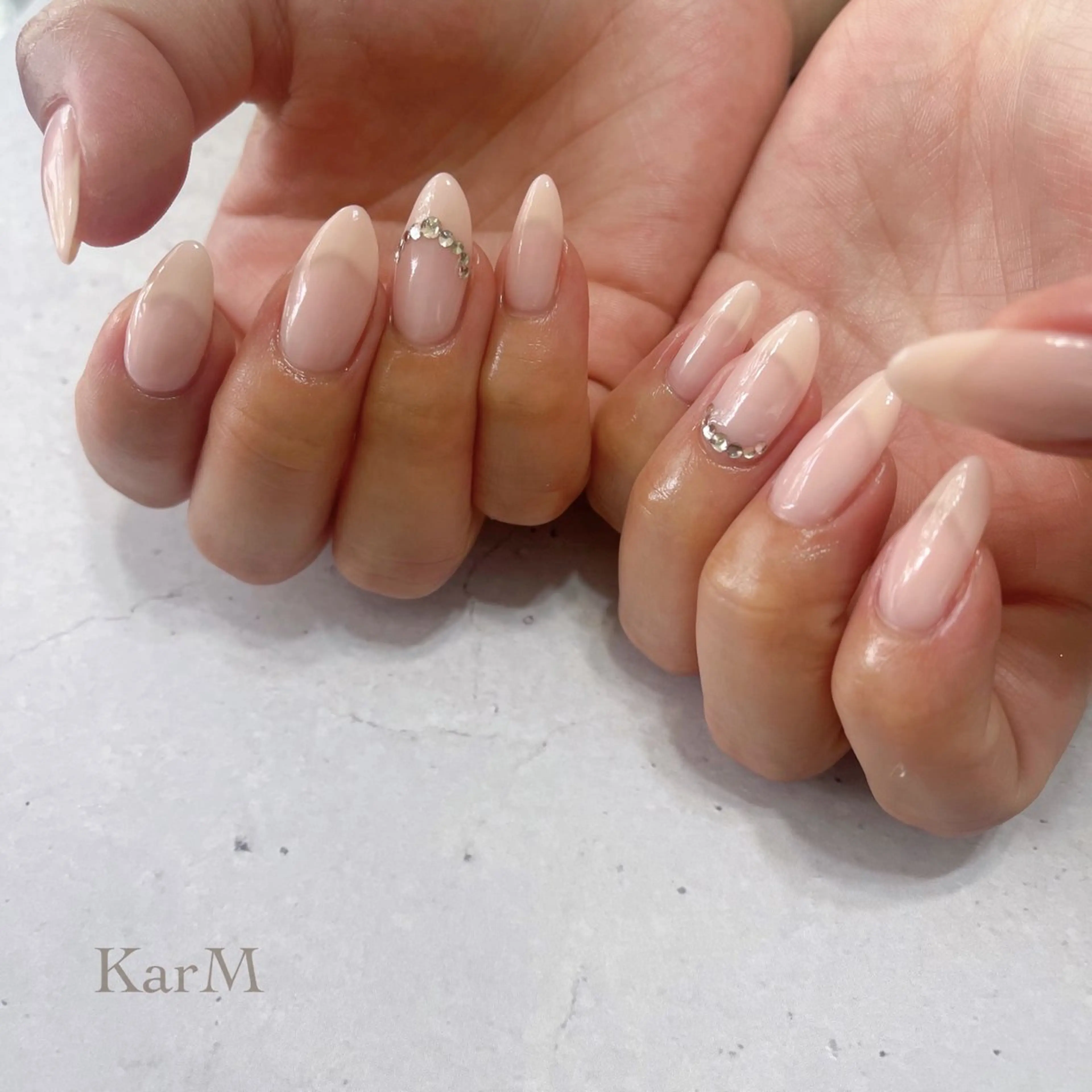 ネイル オーロラネイル チークネイル フットネイル フレンチネイル 氷ネイル・うるうるネイル ハンドネイル ogino karinのネイルデザイン