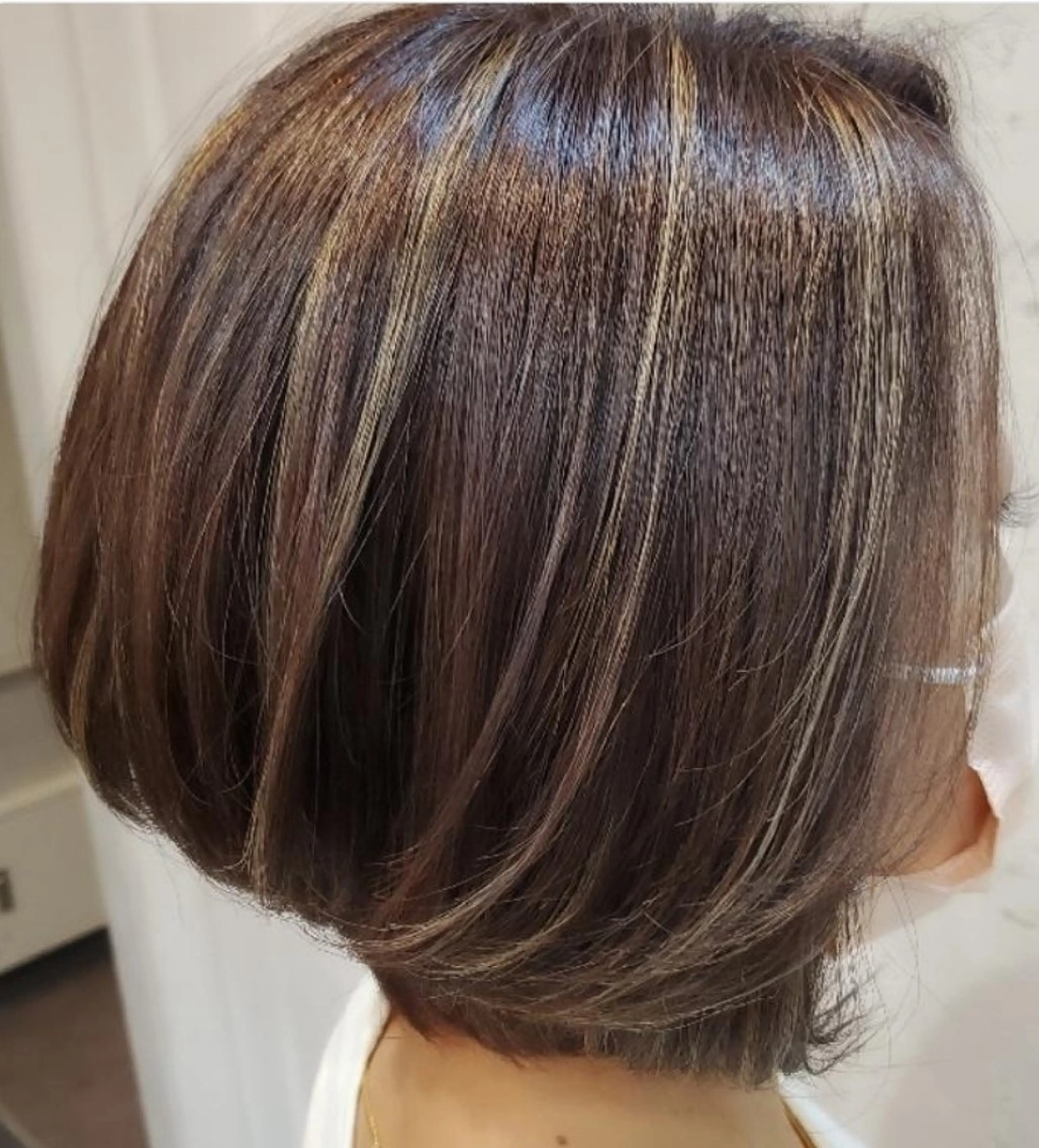 ショート カラー ショートボブ ハイライトカラー ボブ ハイライト ショートヘア カット ヘアカラー トリートメント 大人女性の救世主💫 溝の口/岡部彩夏のヘアスタイル