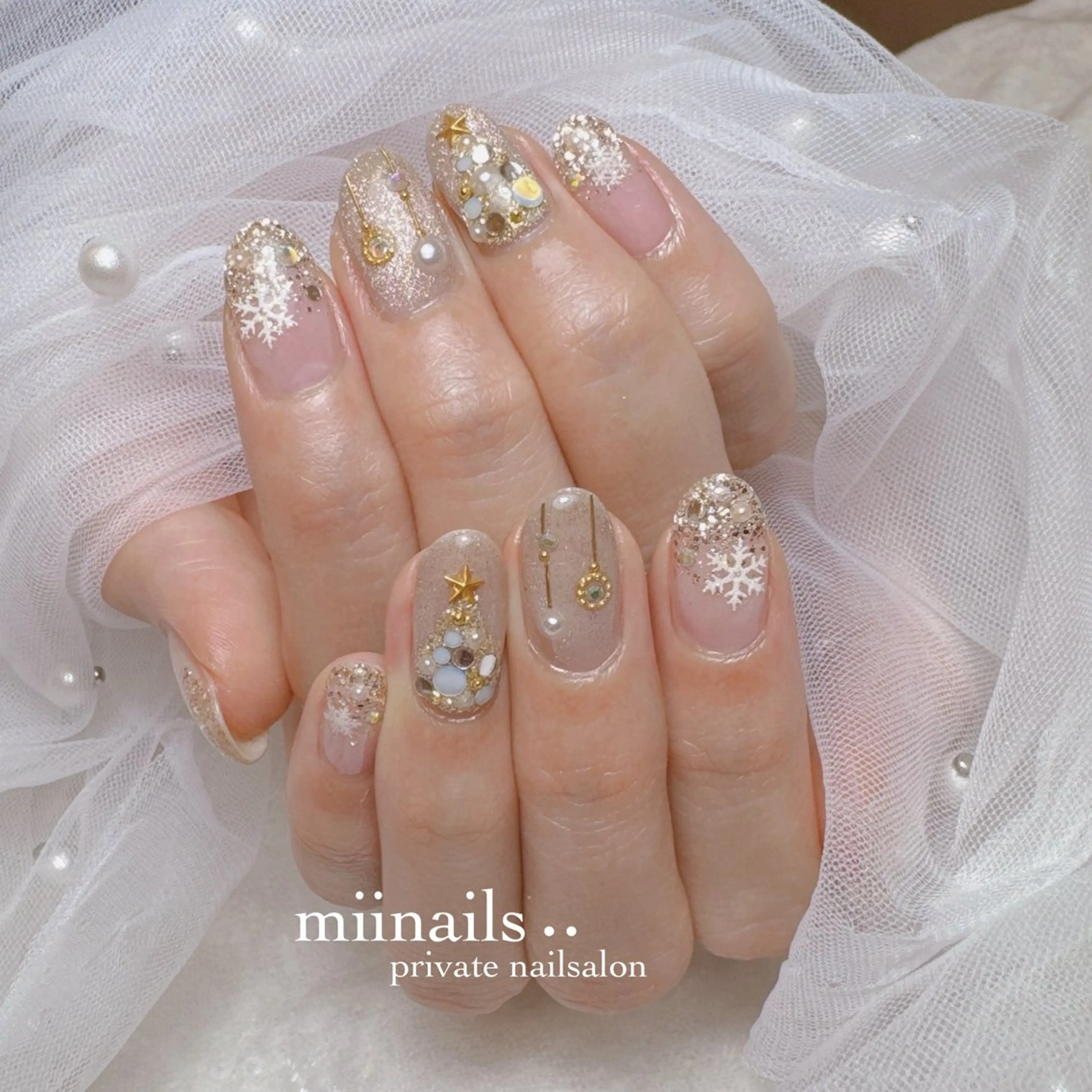 ネイル 韓国ネイル ワンホンネイル 冬ネイル クリスマス ハンドネイル nailsalon miinailsのネイルデザイン