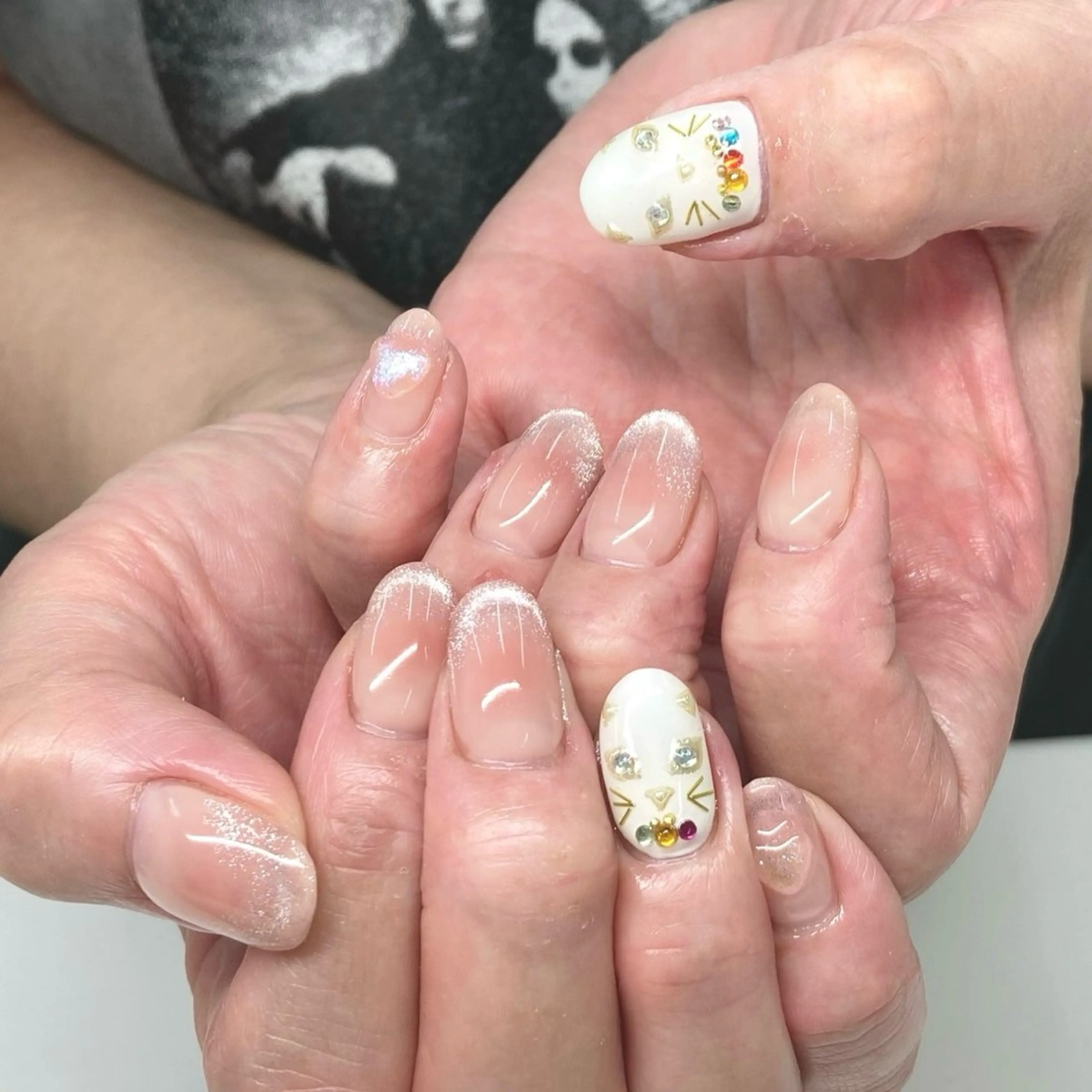 ネイル チークネイル フレンチネイル 佐々木 優花のネイルデザイン