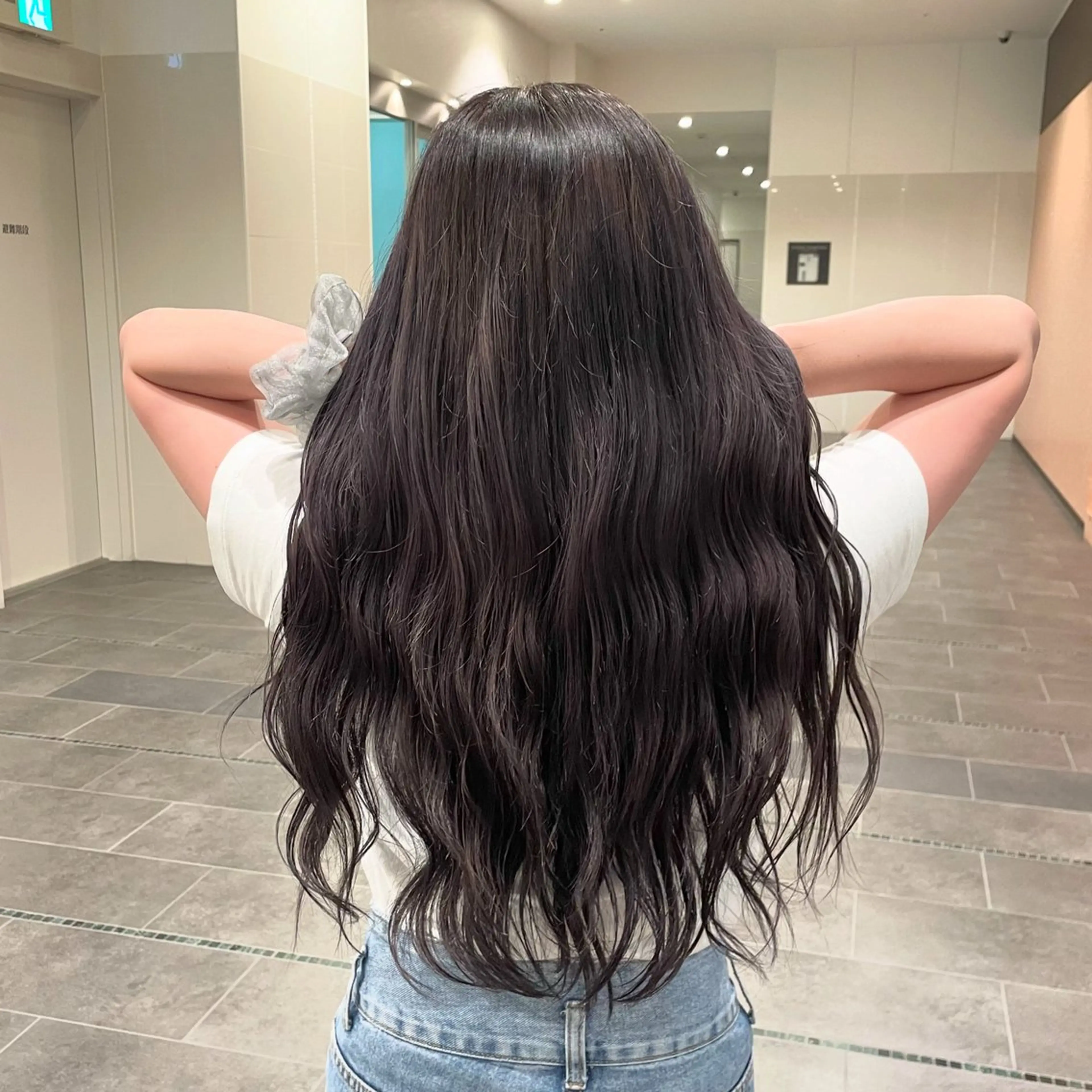 ロング カラー 黒髪 ブリーチ ブルーカラー ブルーブラック La Blessグランサロン梅田店所属・梅田美容室/ ウルフカットのヘアスタイル