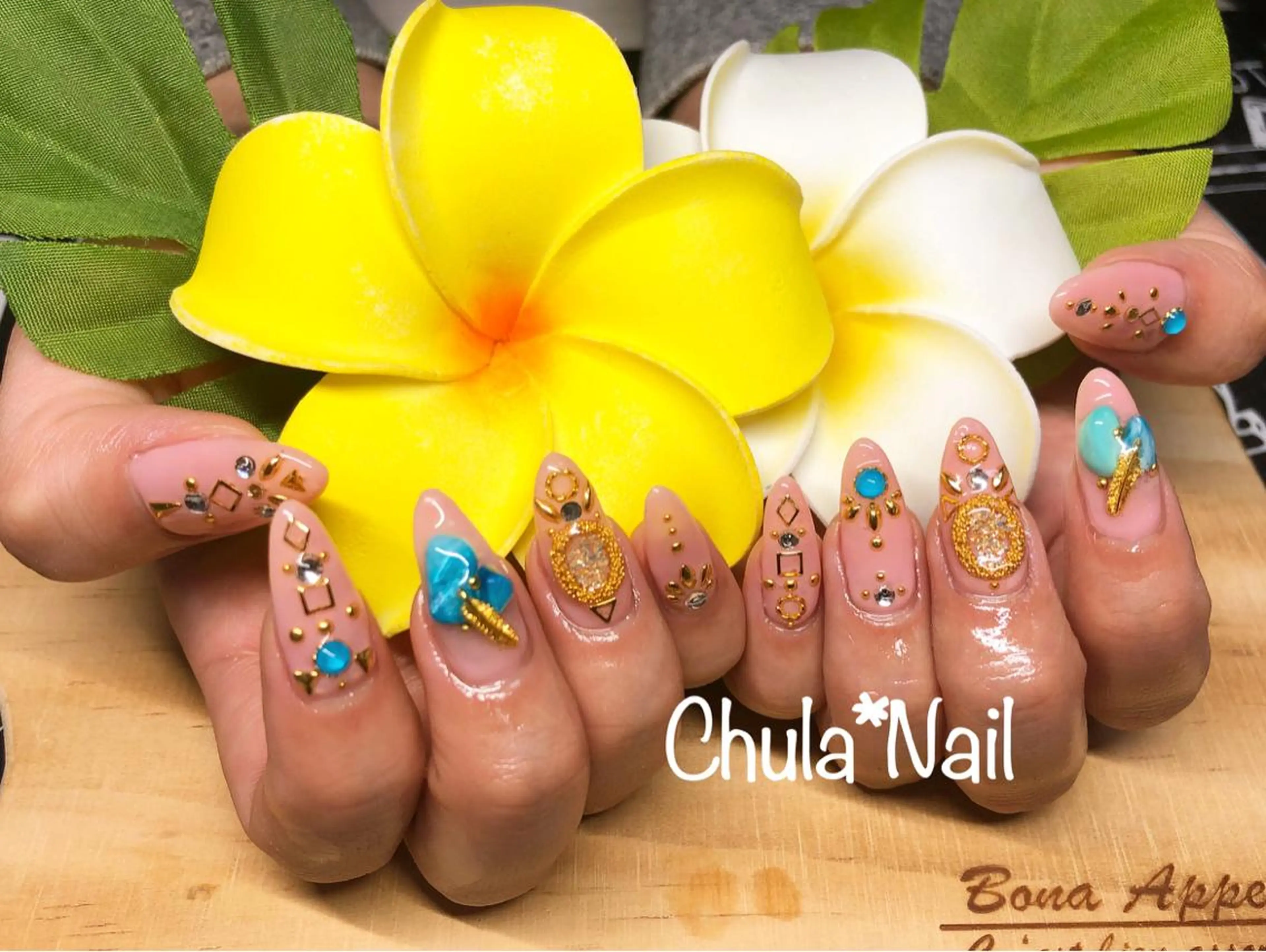 ネイル ストーンネイル ハンドネイル ëmma nail_ by chulaのネイルデザイン