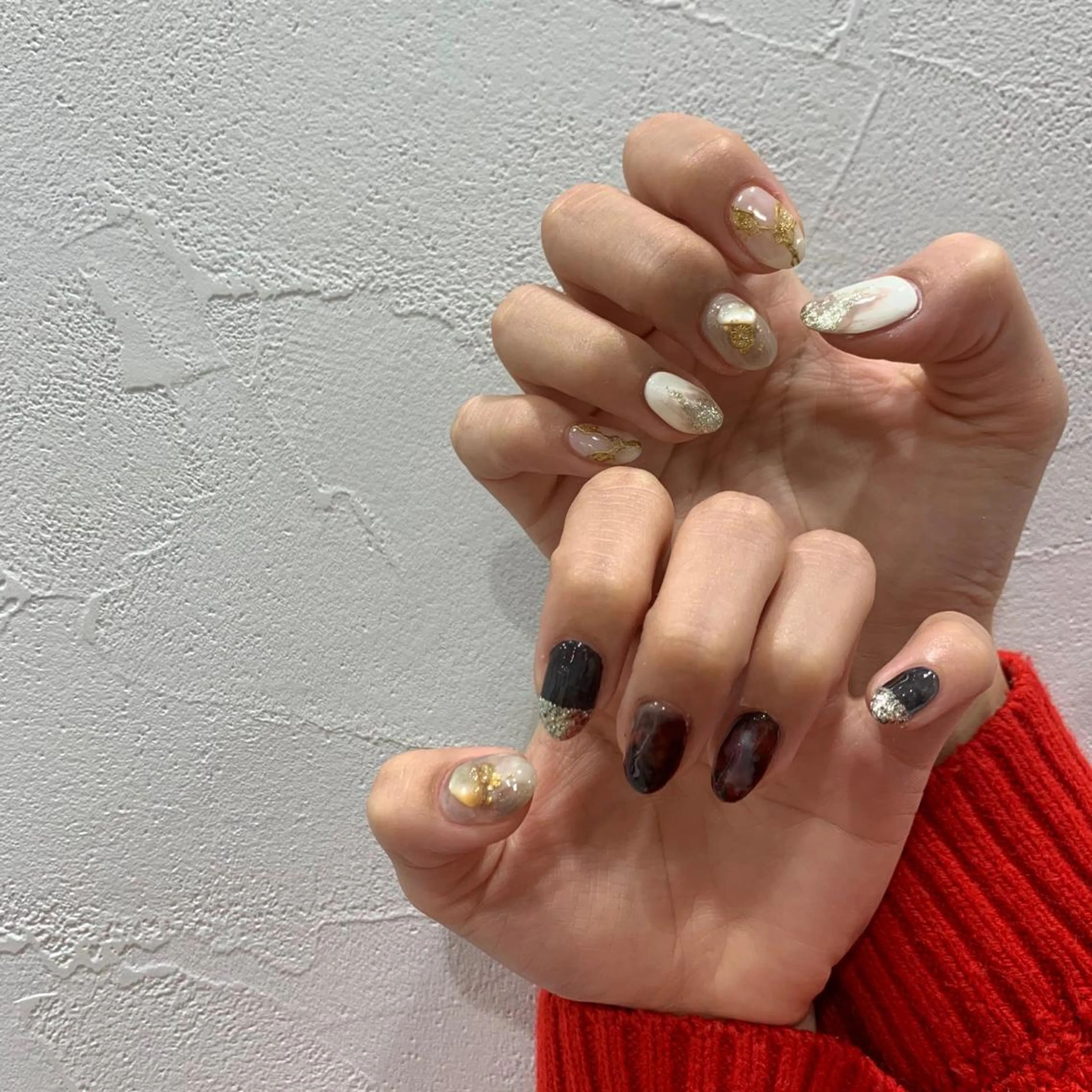 ネイル ブラウン ニュアンスネイル ホワイト ハンドネイル 佐藤 まりえのネイルデザイン