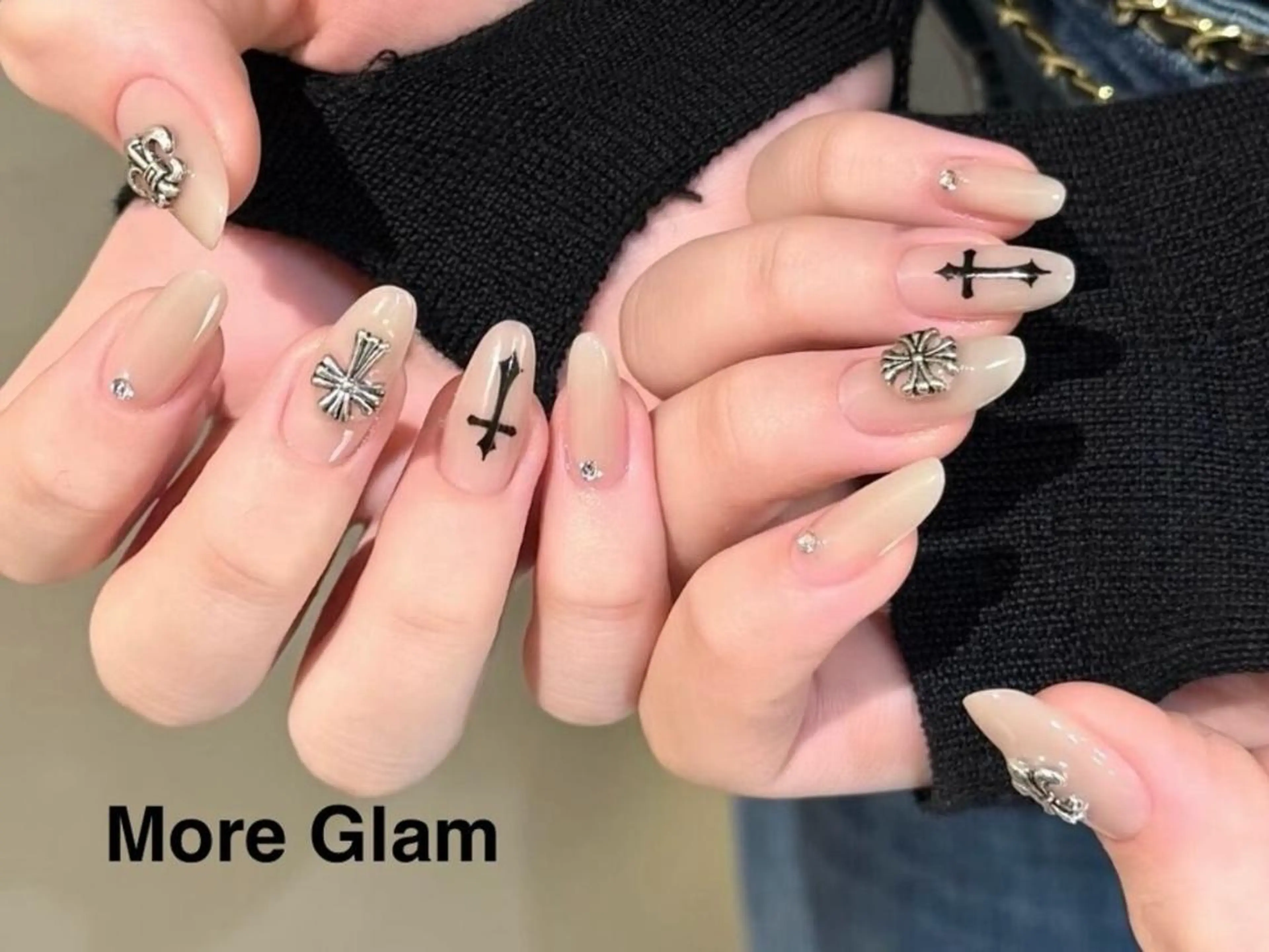 ネイル 長さ出し フットネイル フレンチネイル ジェルネイル ガラスフレンチ MoreGlam ネイルのネイルデザイン