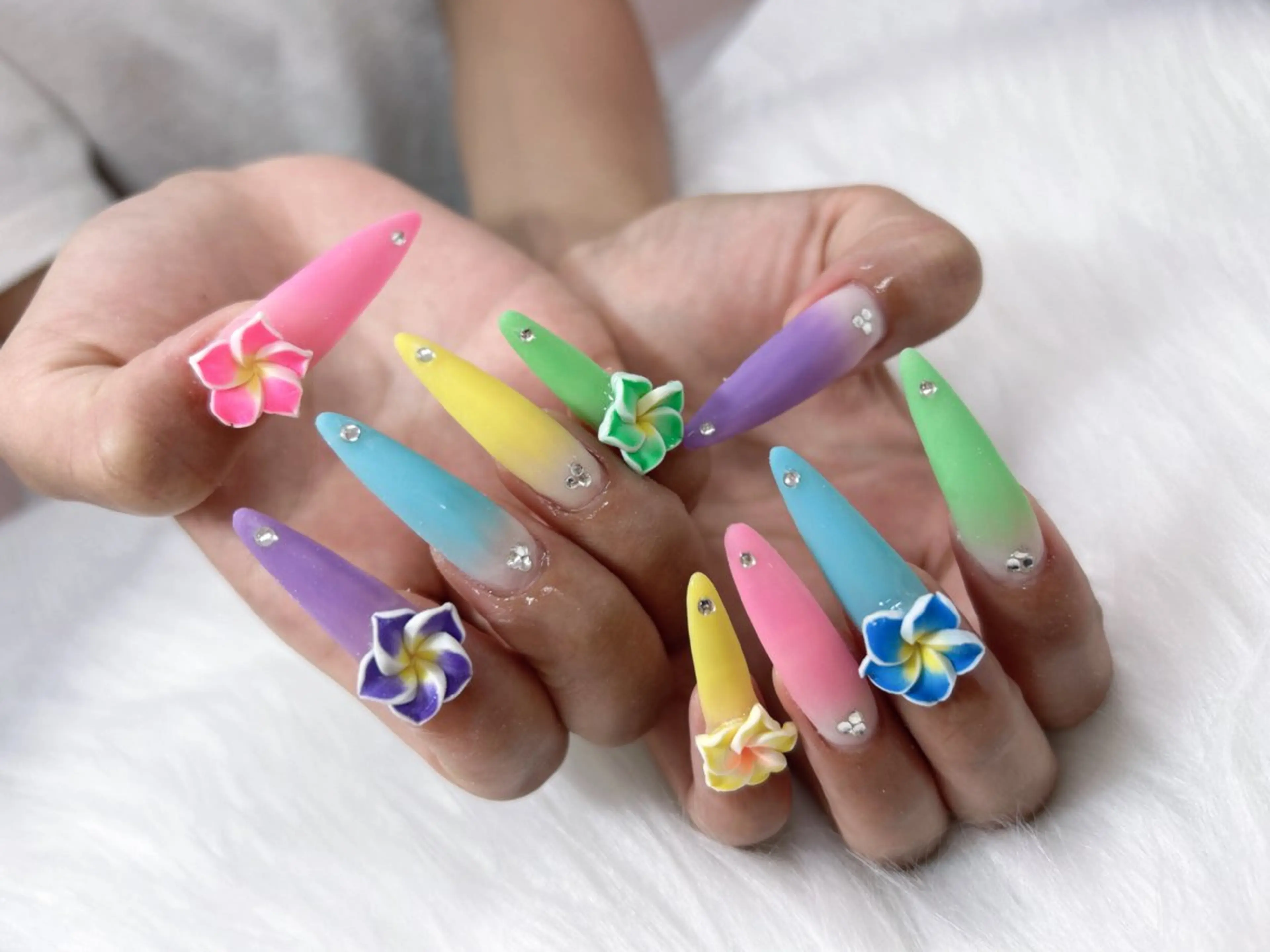 ネイル 高草木 桃香のネイルデザイン