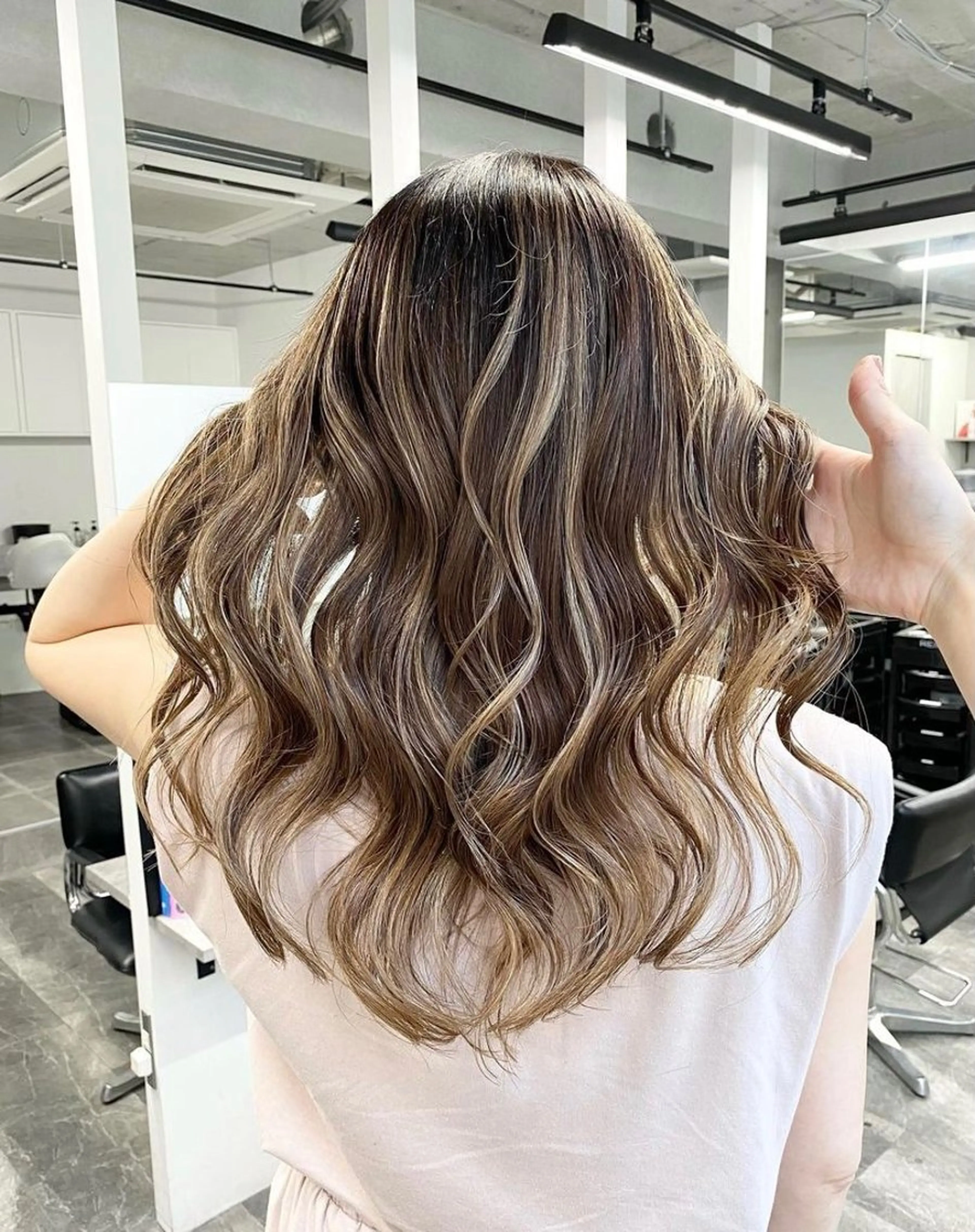ミディアム カラー REDEAL所属・上村 光希のヘアスタイル