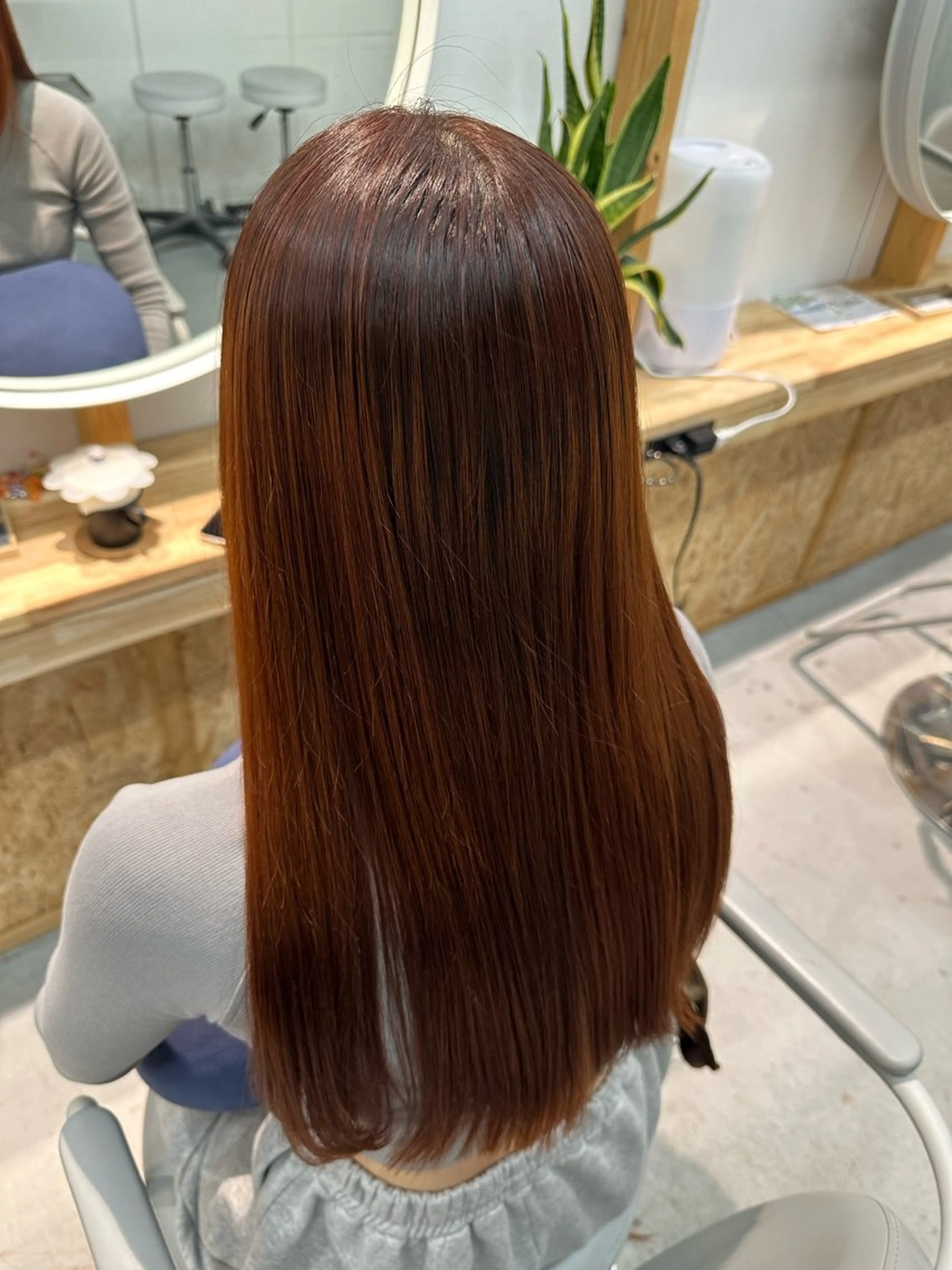 ロング カラー ブリーチ オレンジ ヘアカラー 松本 莉央のヘアスタイル