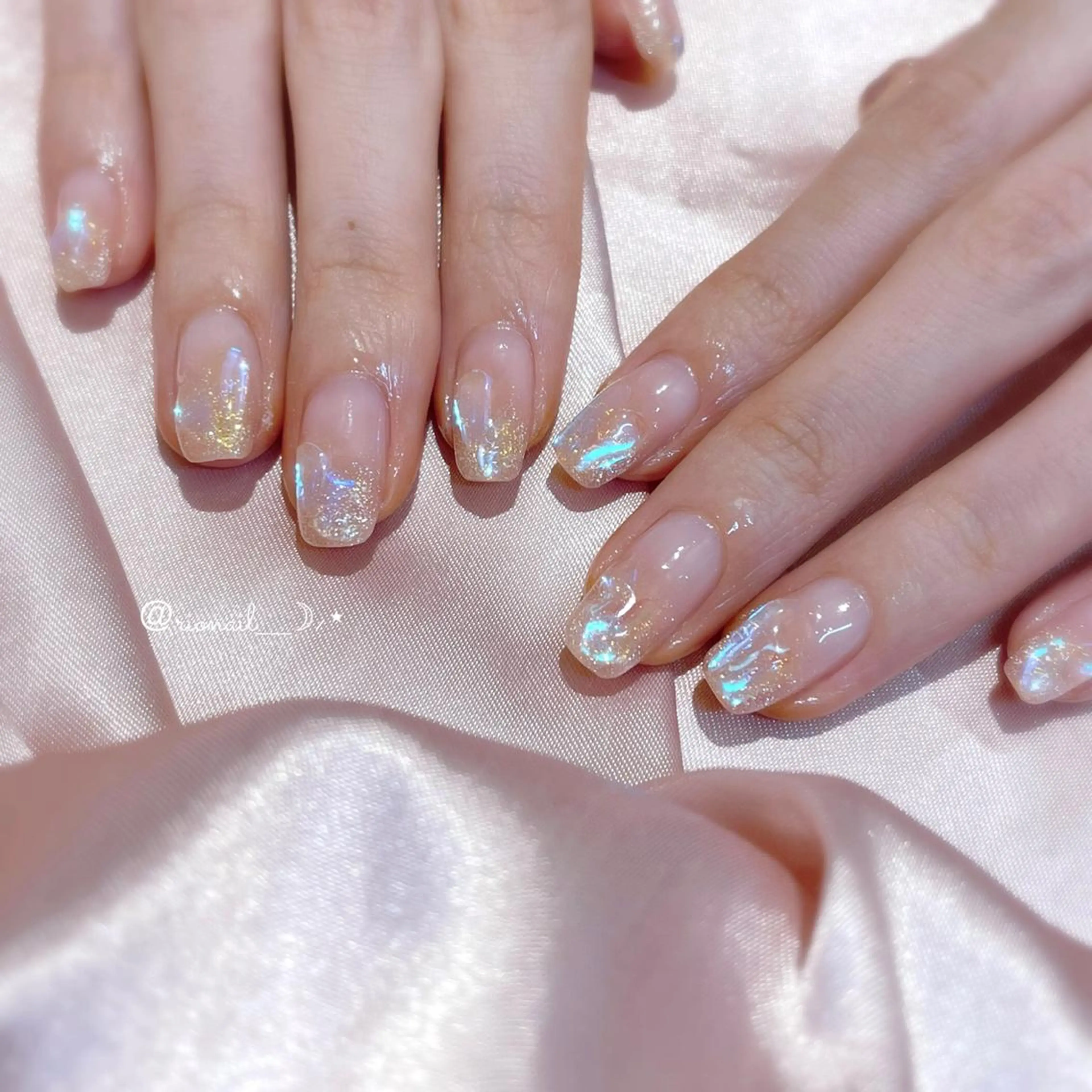 ネイル アートネイル 𝘙𝘪𝘰𝘯𝘢 ...🕯🤍のネイルデザイン