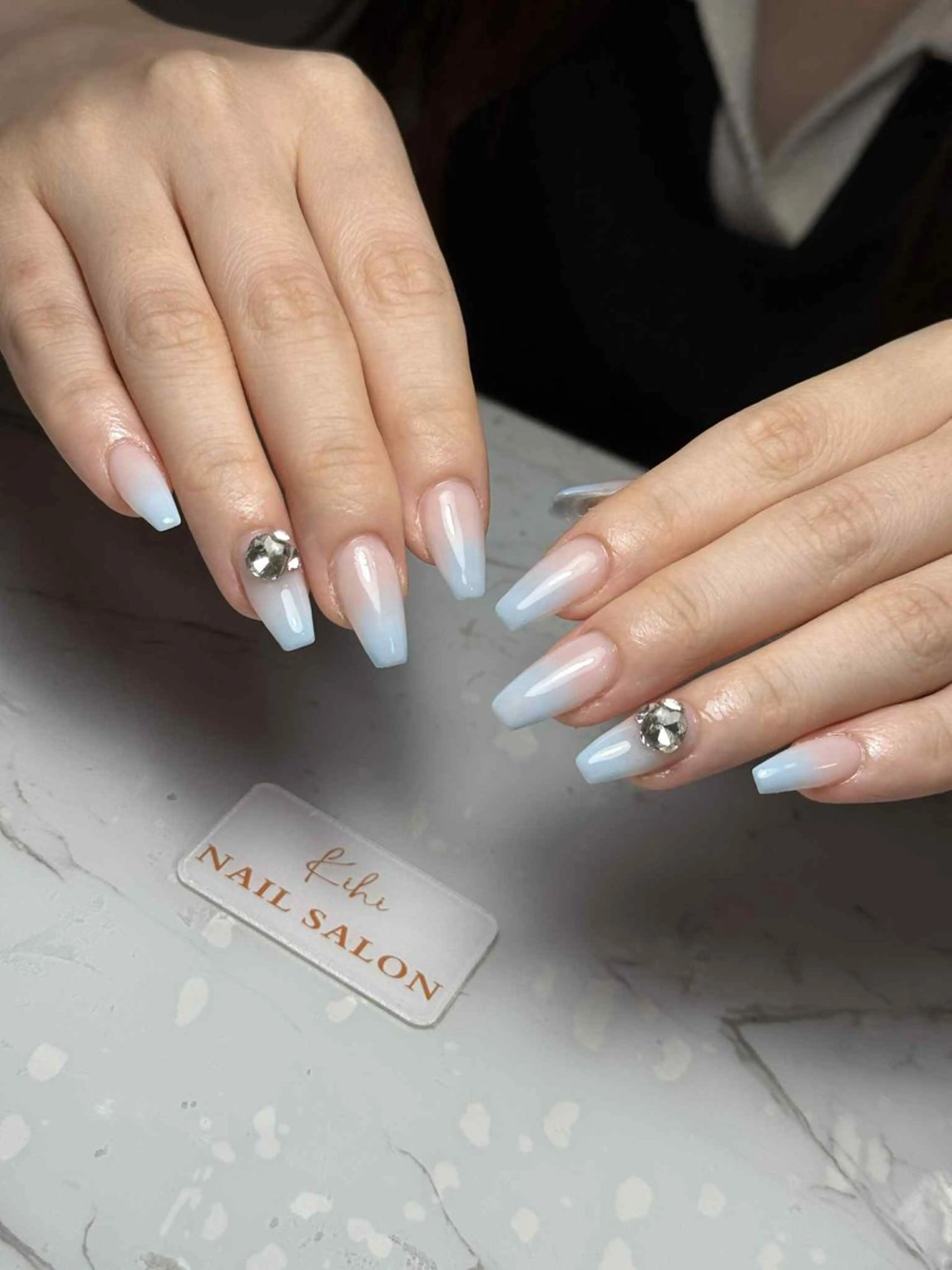 ネイル アートネイル フレンチネイル ジェルネイル グラデーション 韓国ネイル ハンドネイル 💕鈴木ユリ パラジェル/オフ無料のネイルデザイン