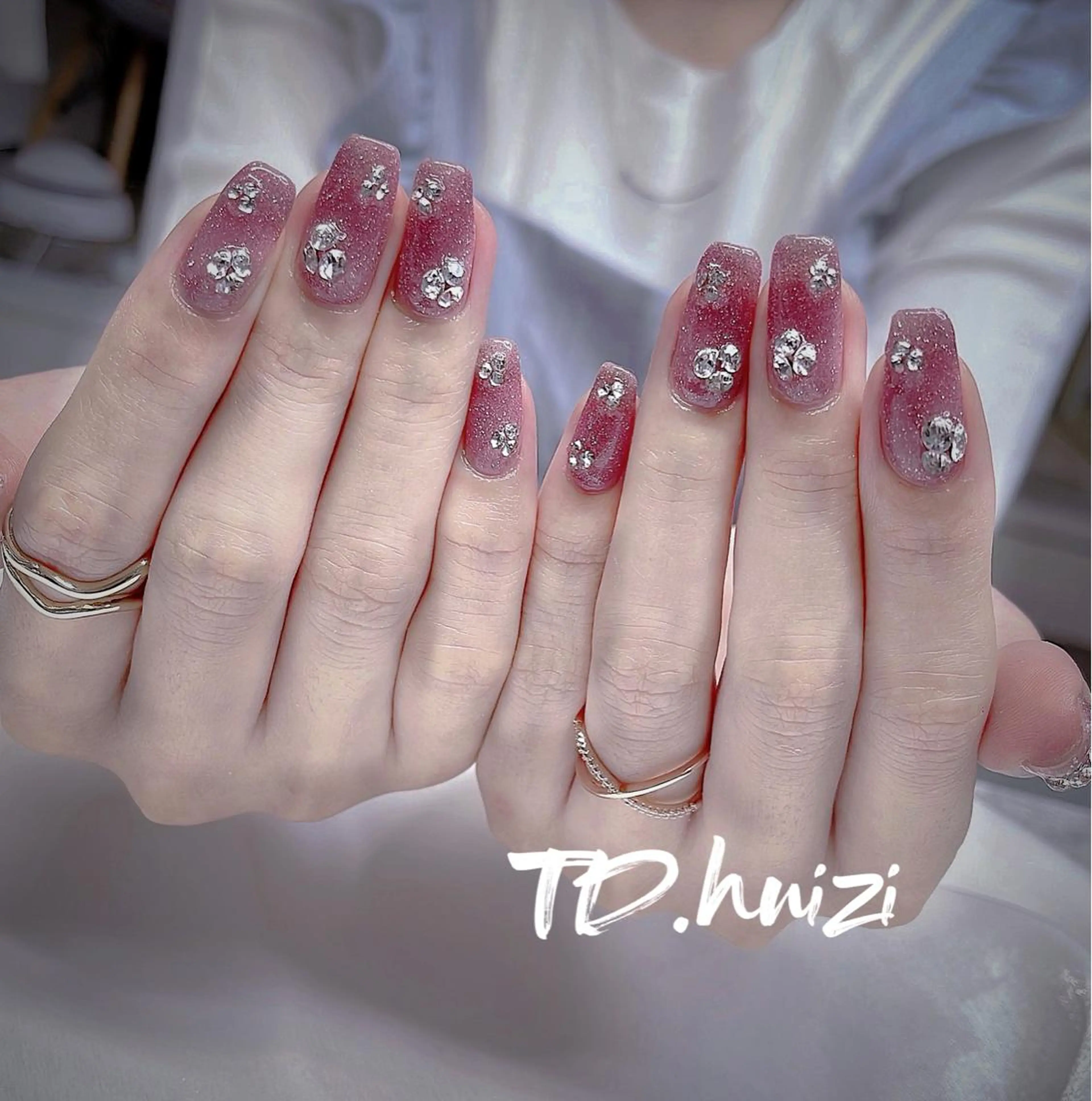 ミディアム ハンドネイル めぐみのネイルサロン 惠のネイルデザイン