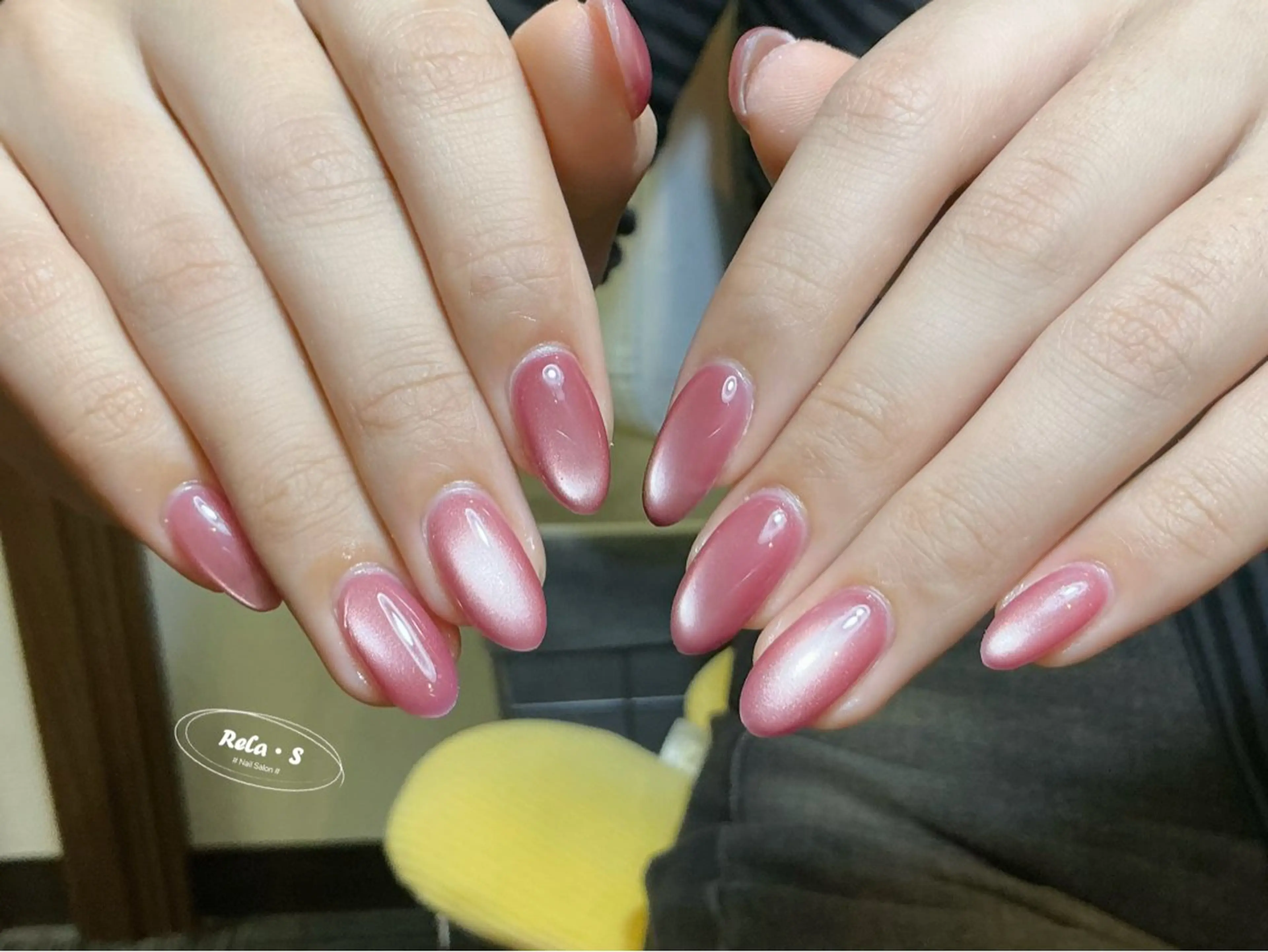 ネイル オーロラネイル 長さ出し フレンチネイル ジェルネイル ガラスフレンチ ハンドネイル Rela・S NAILのネイルデザイン