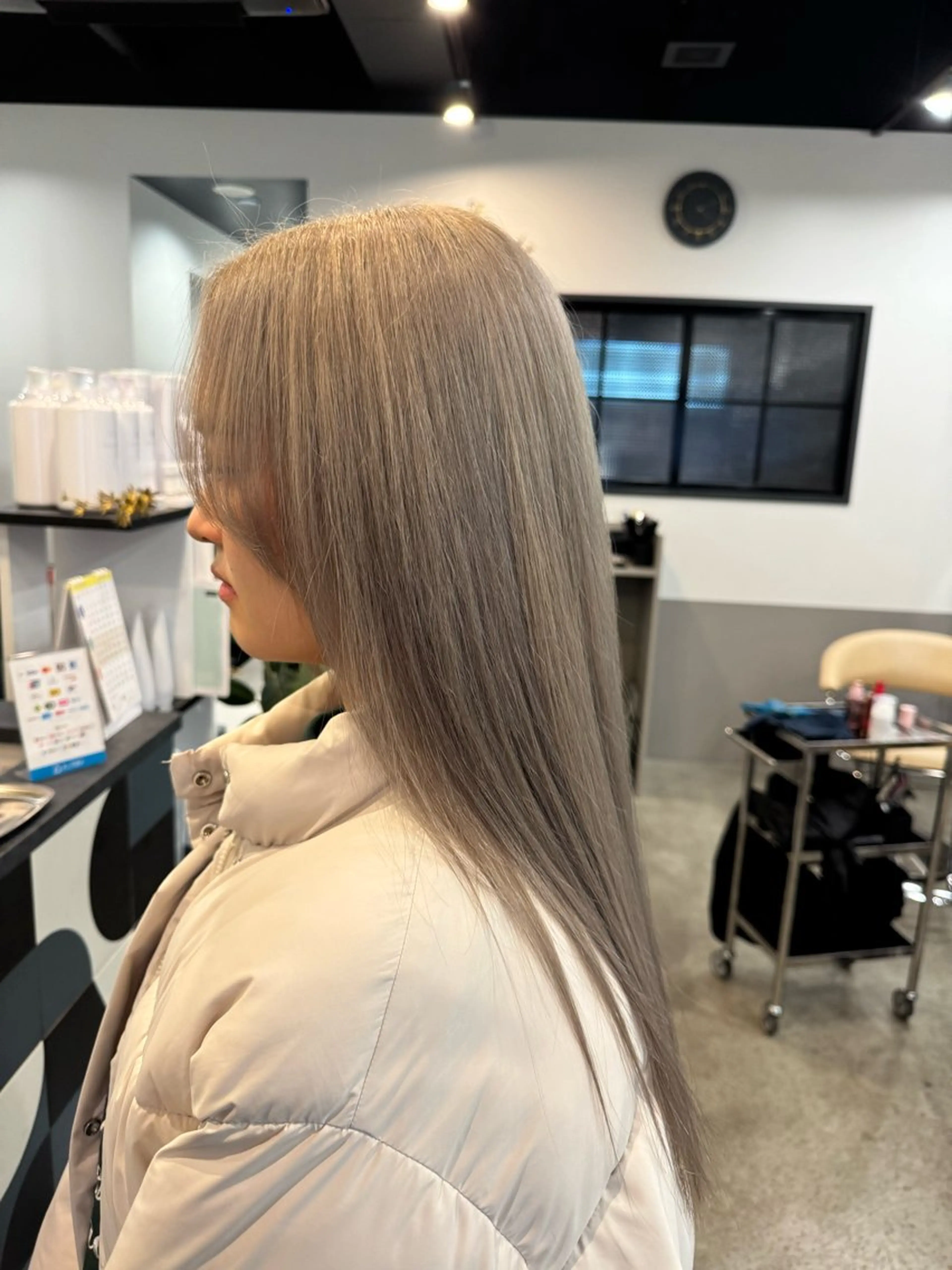 ロング カラー グレージュ ヘアカラー dog star 関 海斗のヘアスタイル