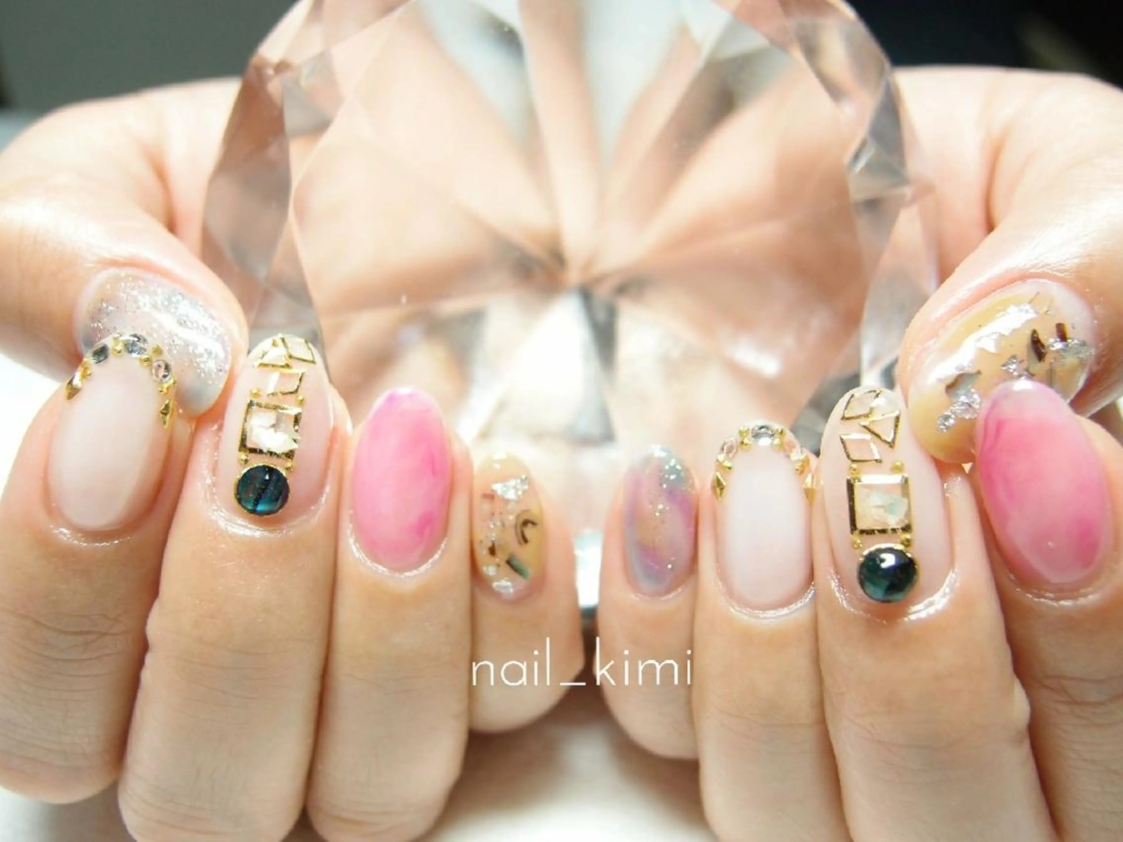 ネイル アートネイル 持ち込み ストーンネイル ConneQt所属・ETHOSENSE. kimikaのネイルデザイン