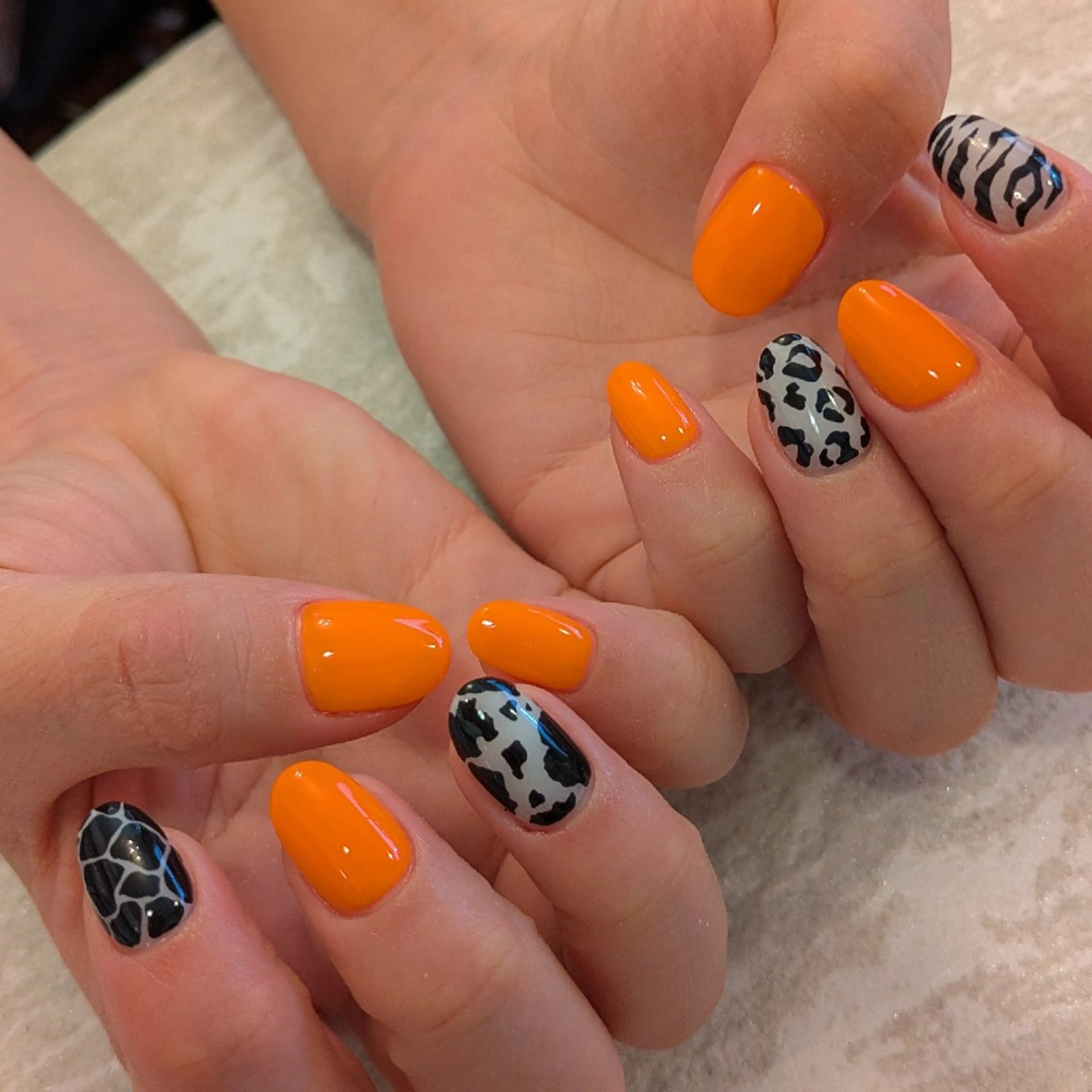 ネイル アニマル柄 ジェヌインネイル 河内のネイルデザイン